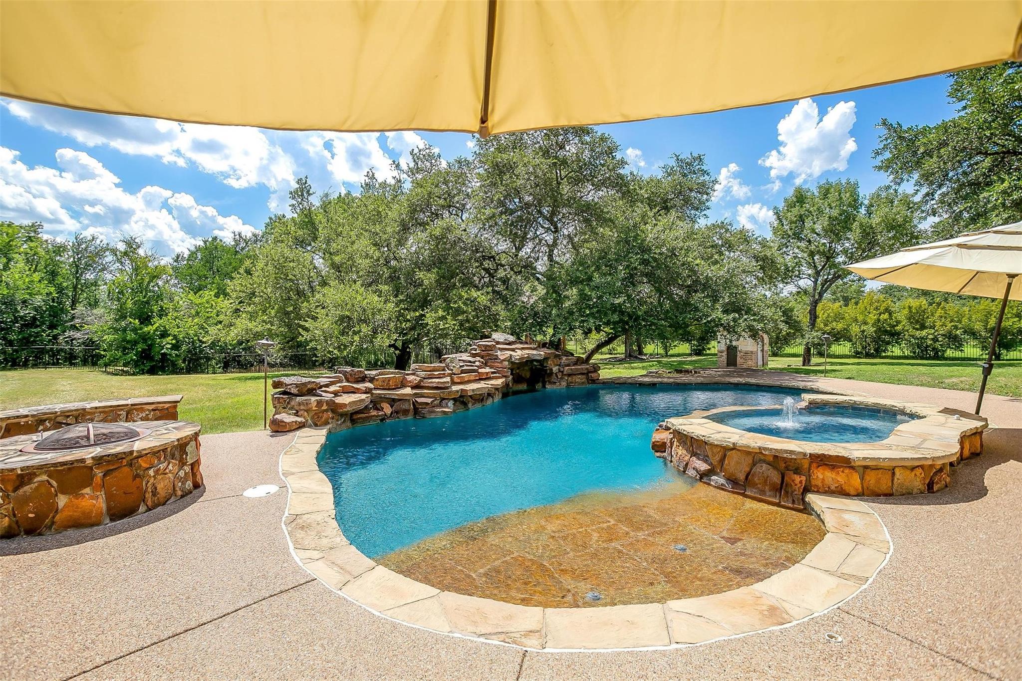 main property photo 35