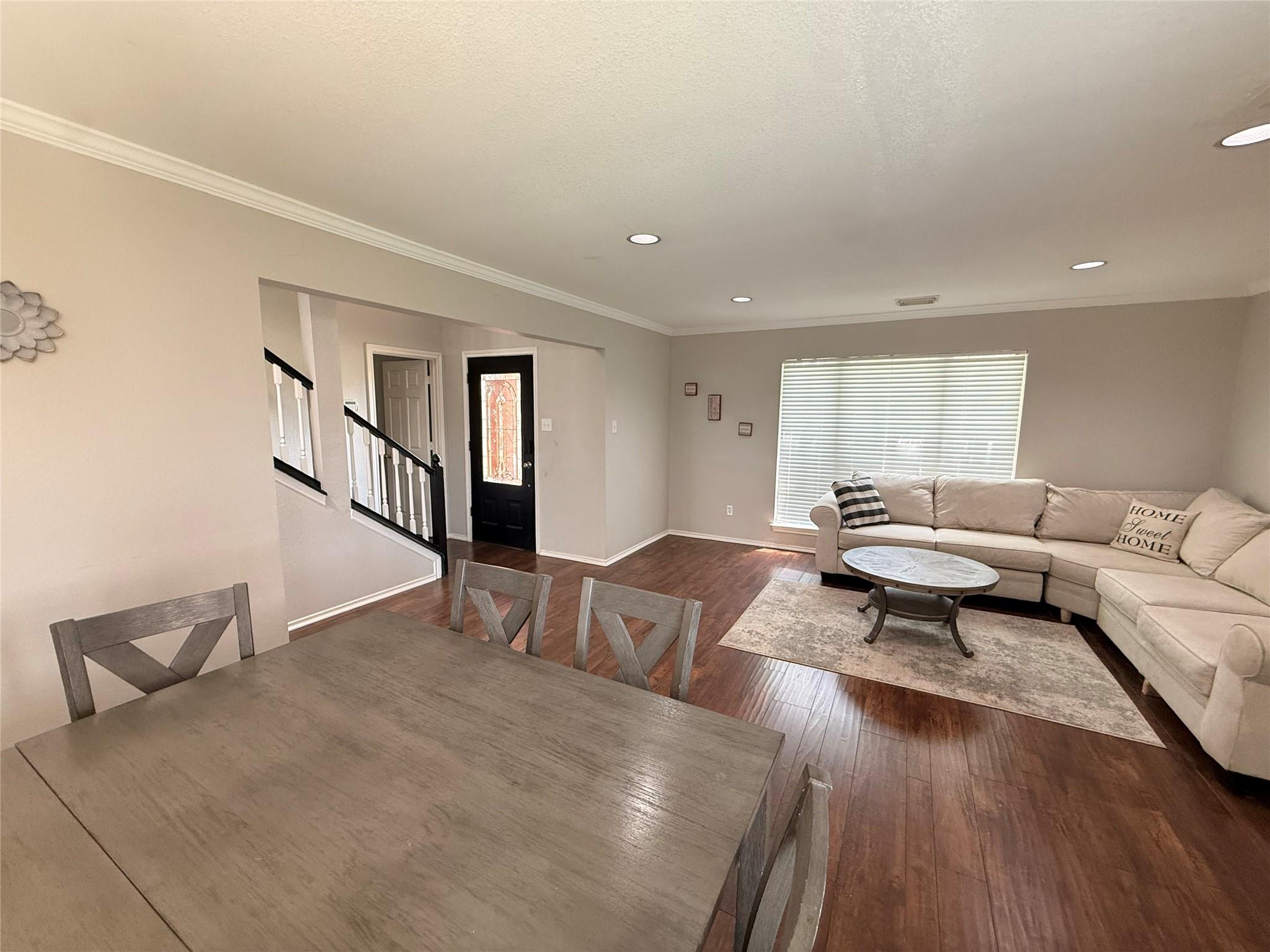 property viewer photo 5