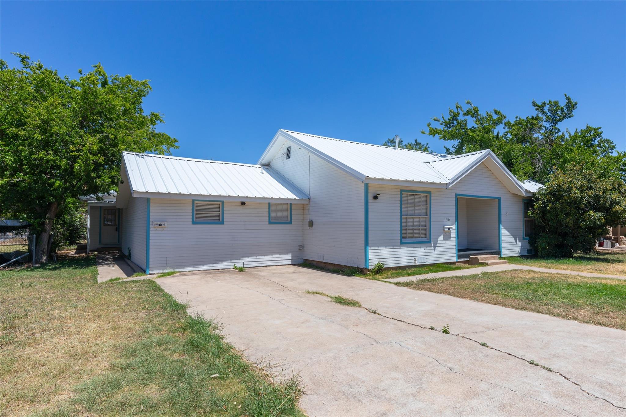 main property photo 23