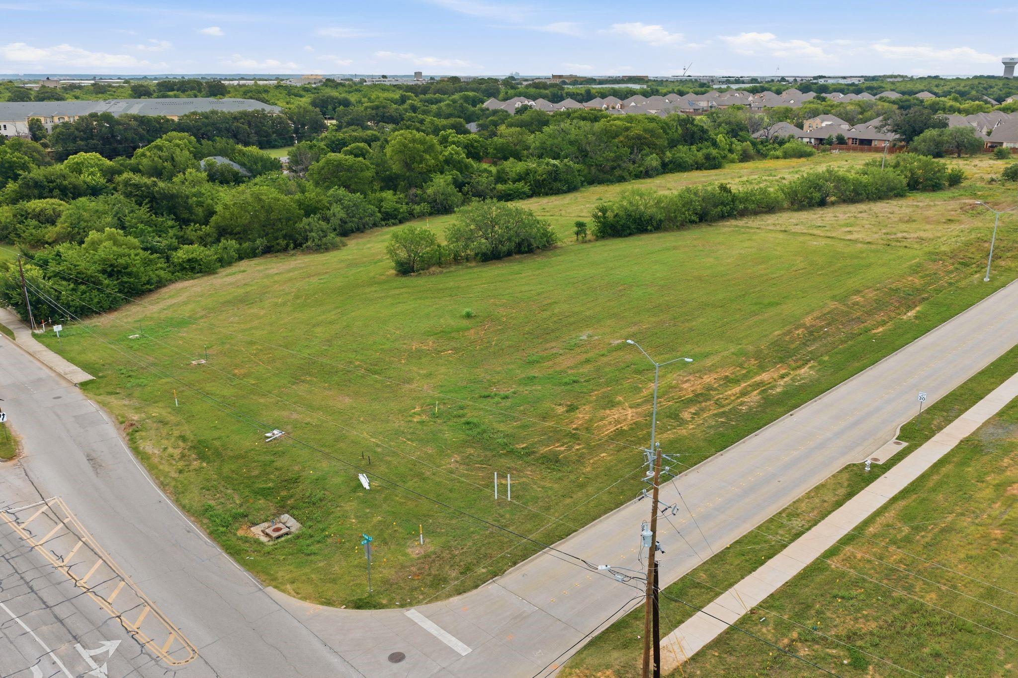 main property photo 9
