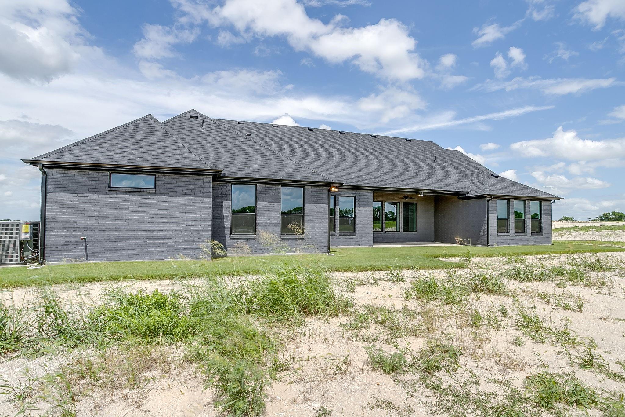 main property photo 31