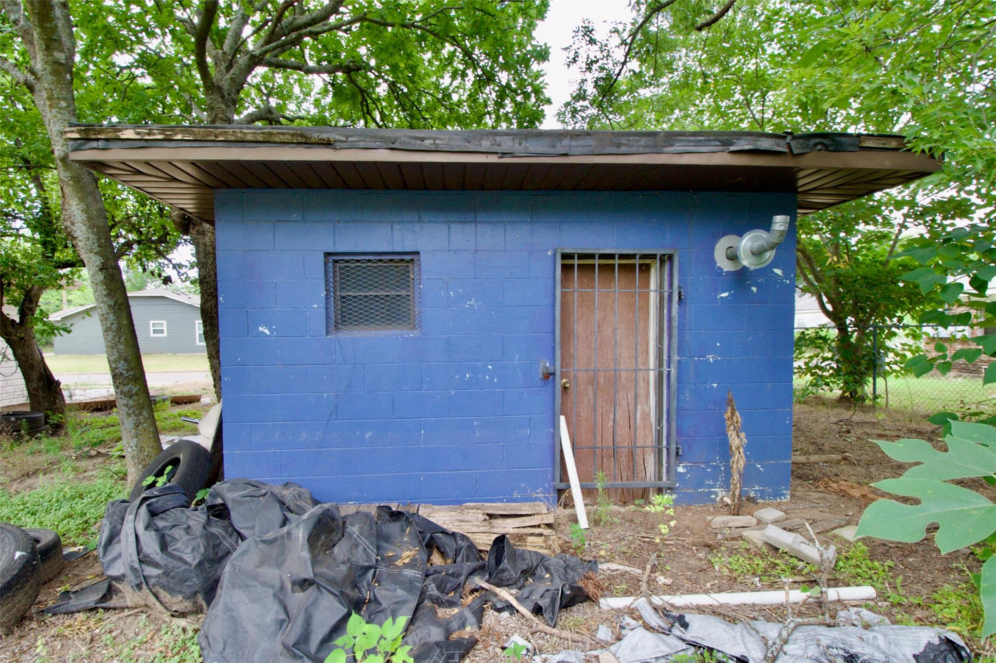 main property photo 34