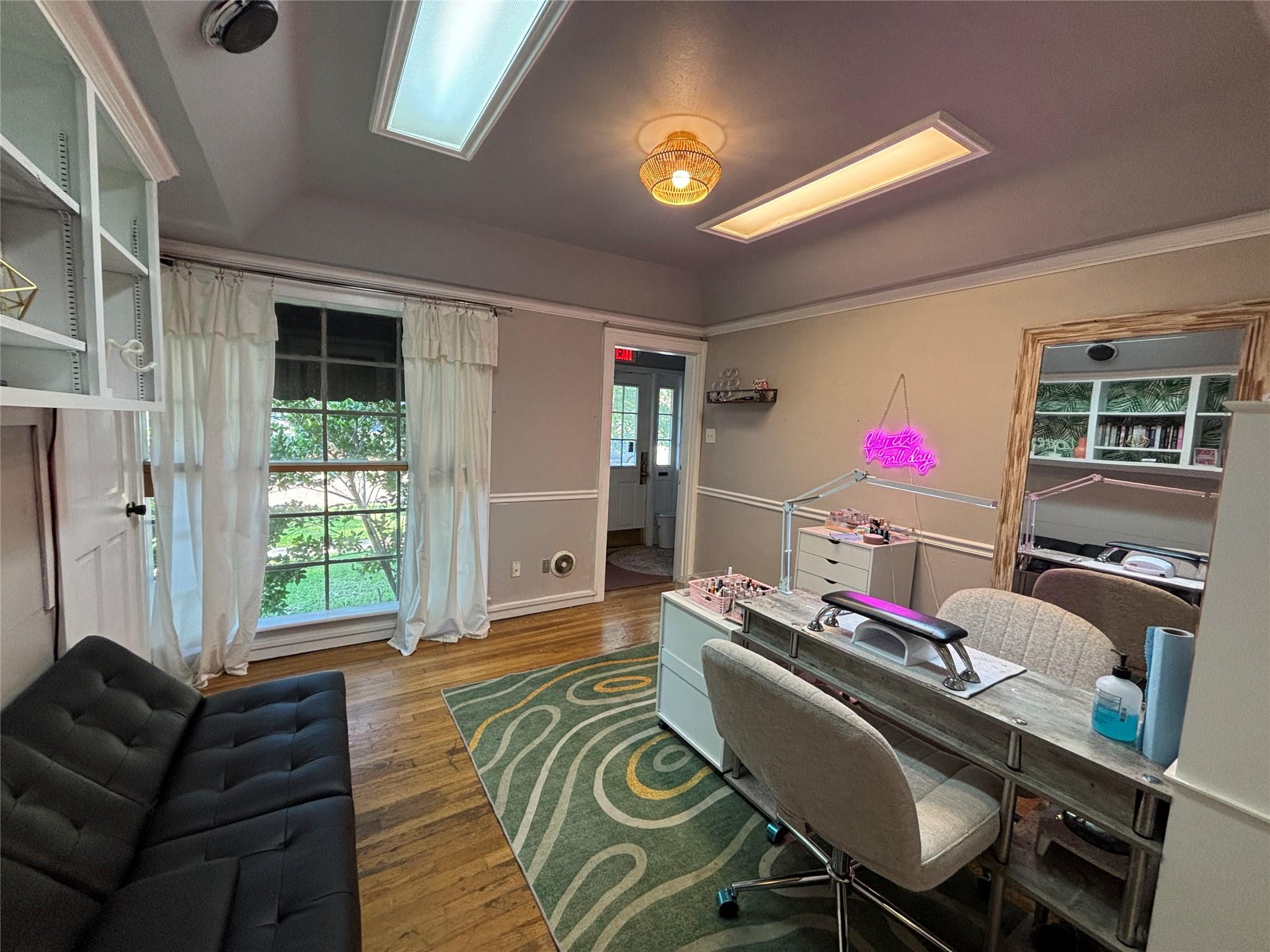 main property photo 9