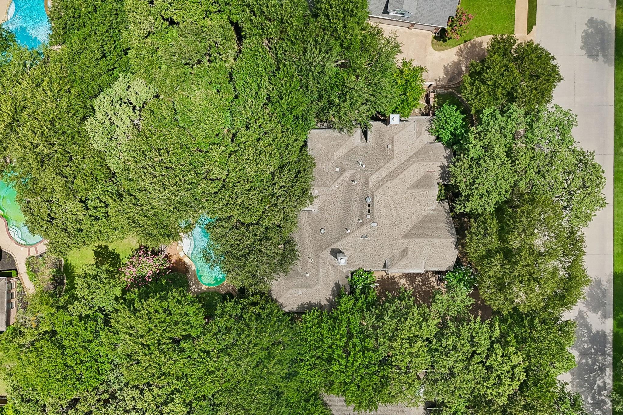 main property photo 32