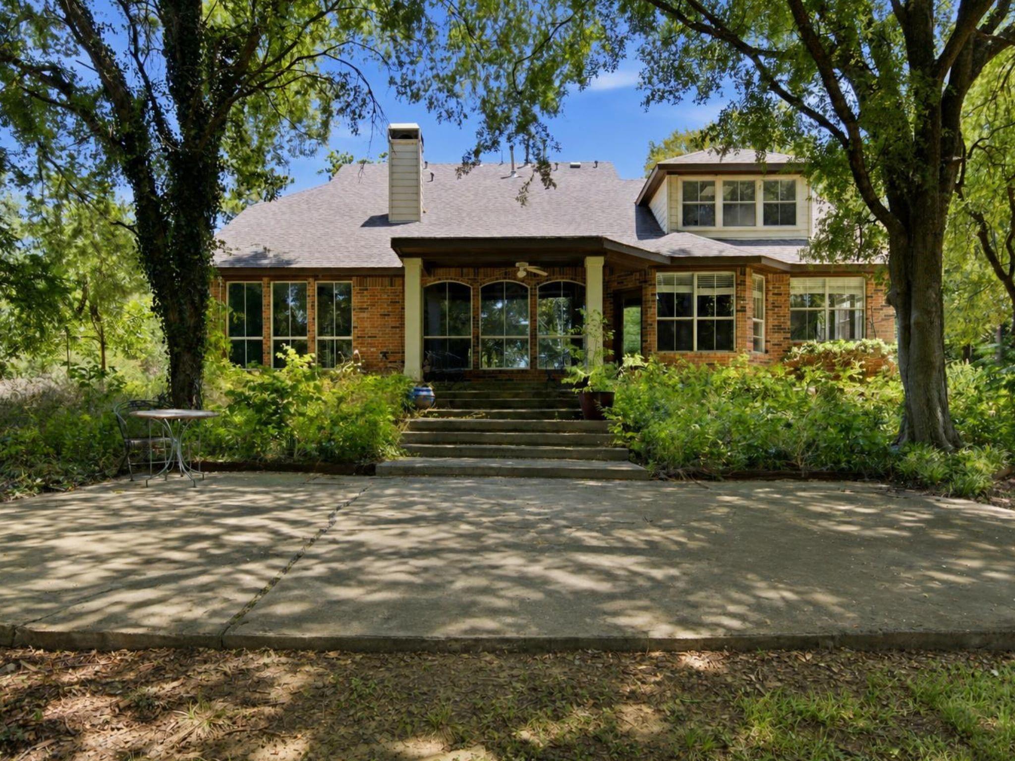 main property photo 17