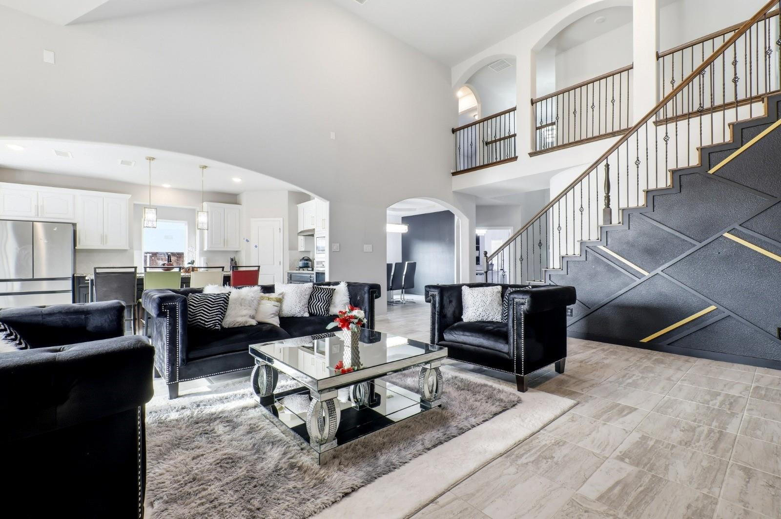 property viewer photo 3