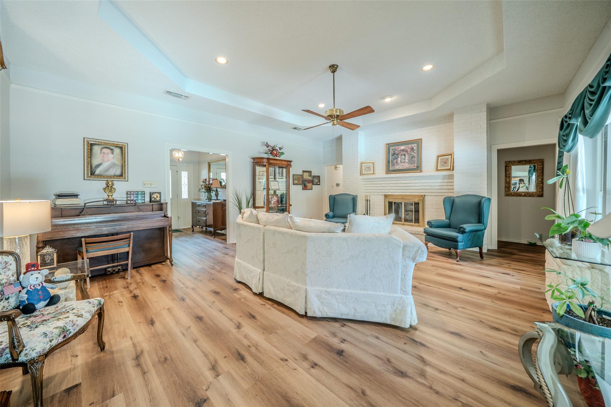 main property photo 3