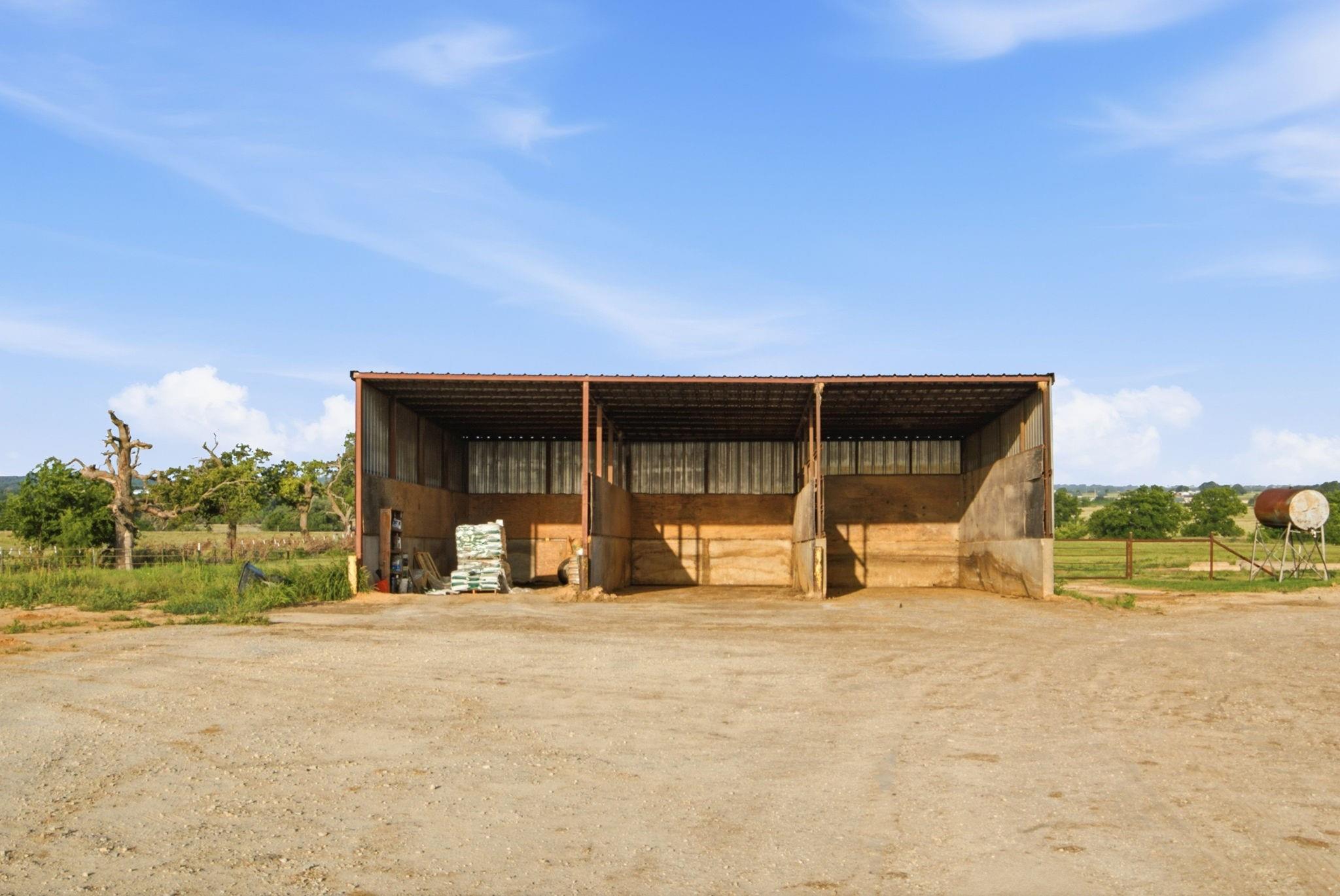 main property photo 30