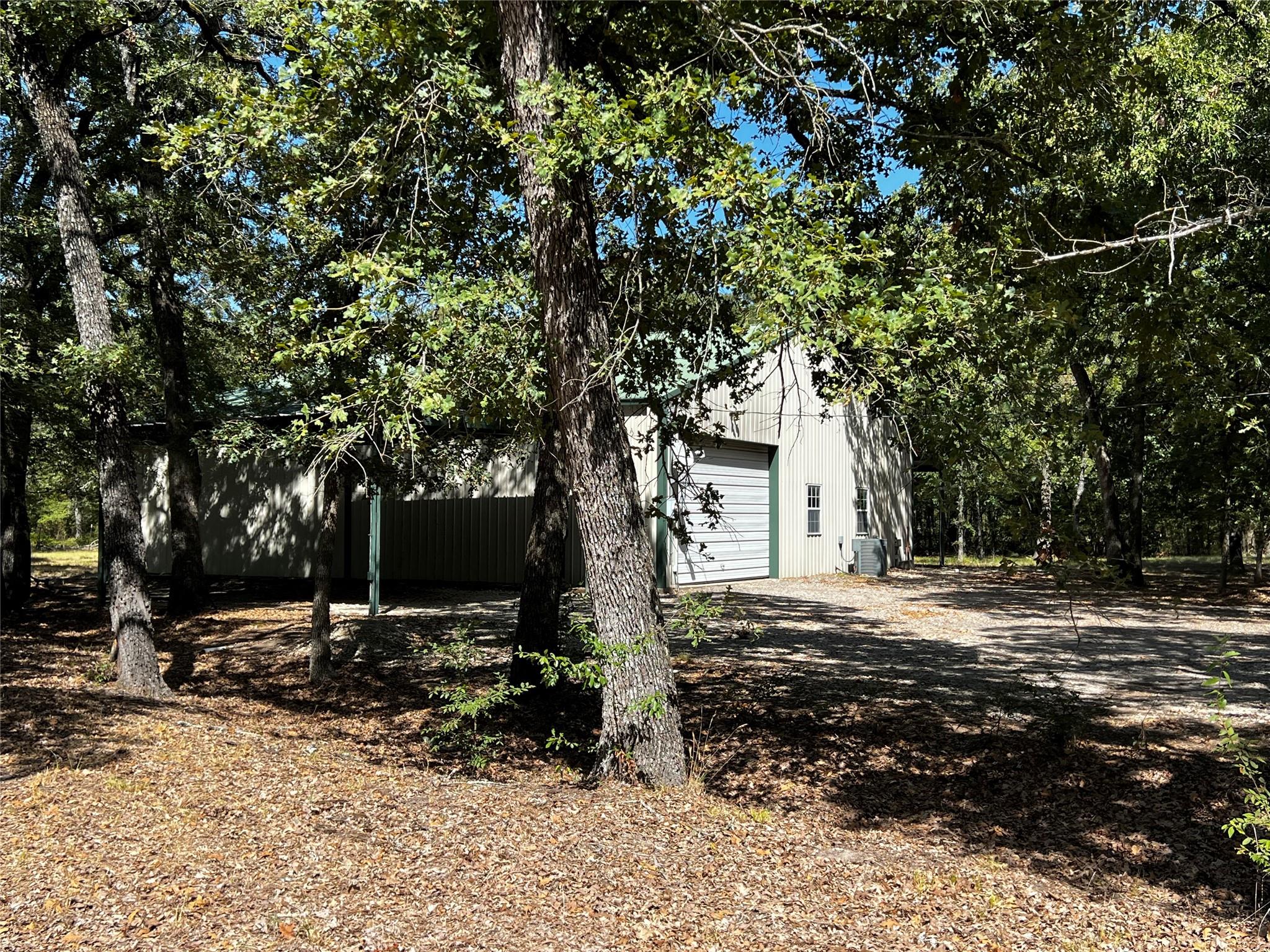 main property photo 28