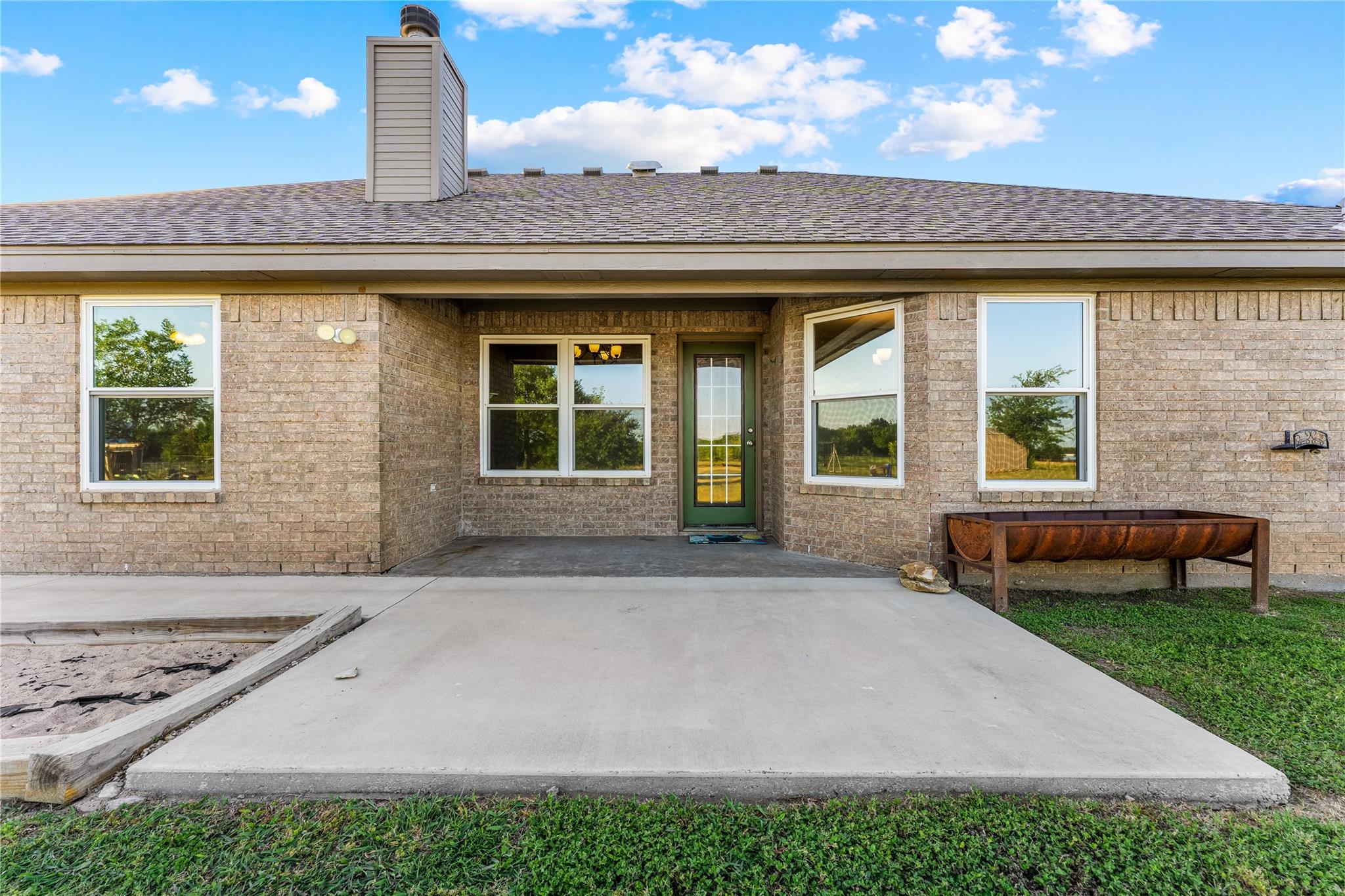 main property photo 23