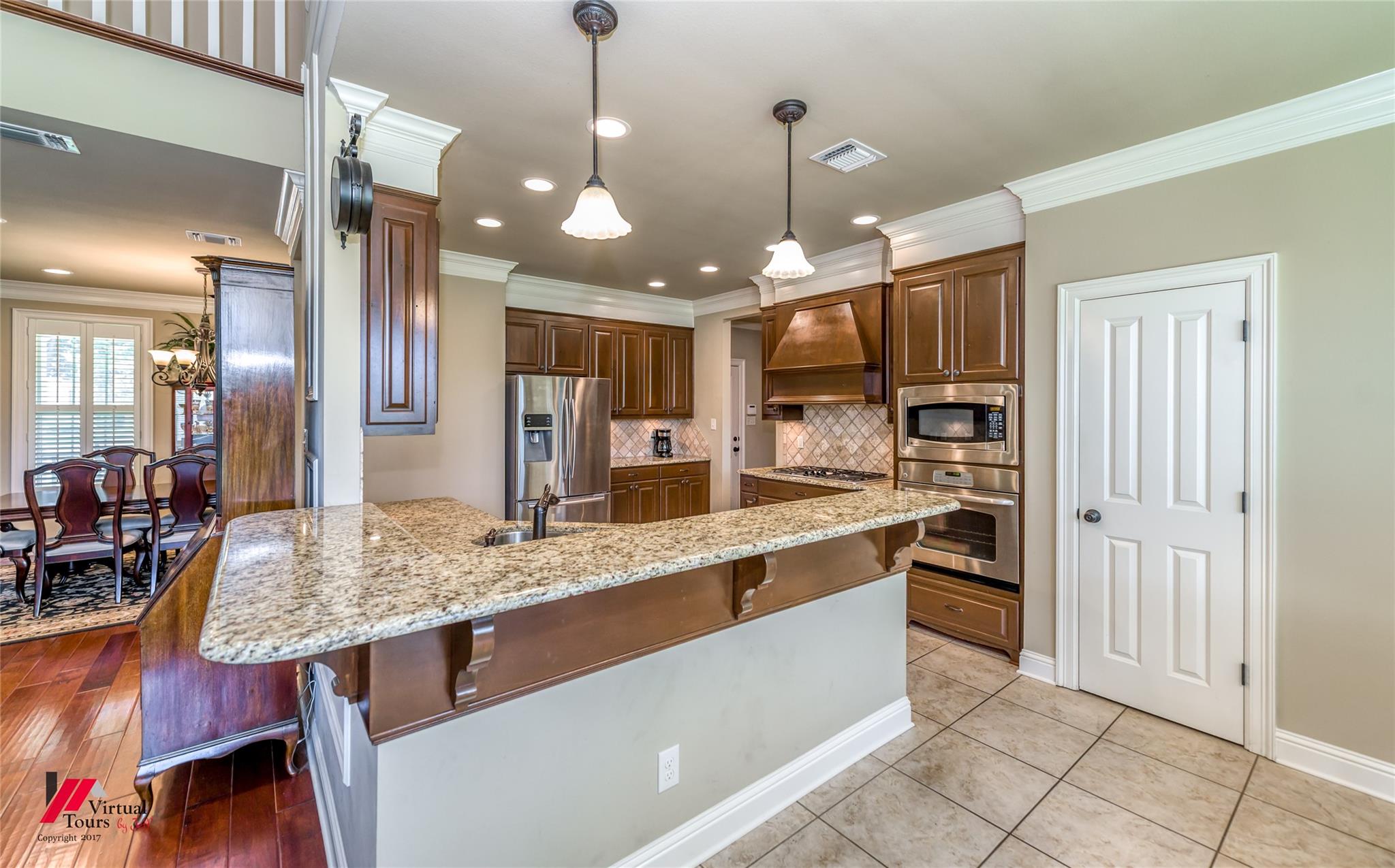 main property photo 10