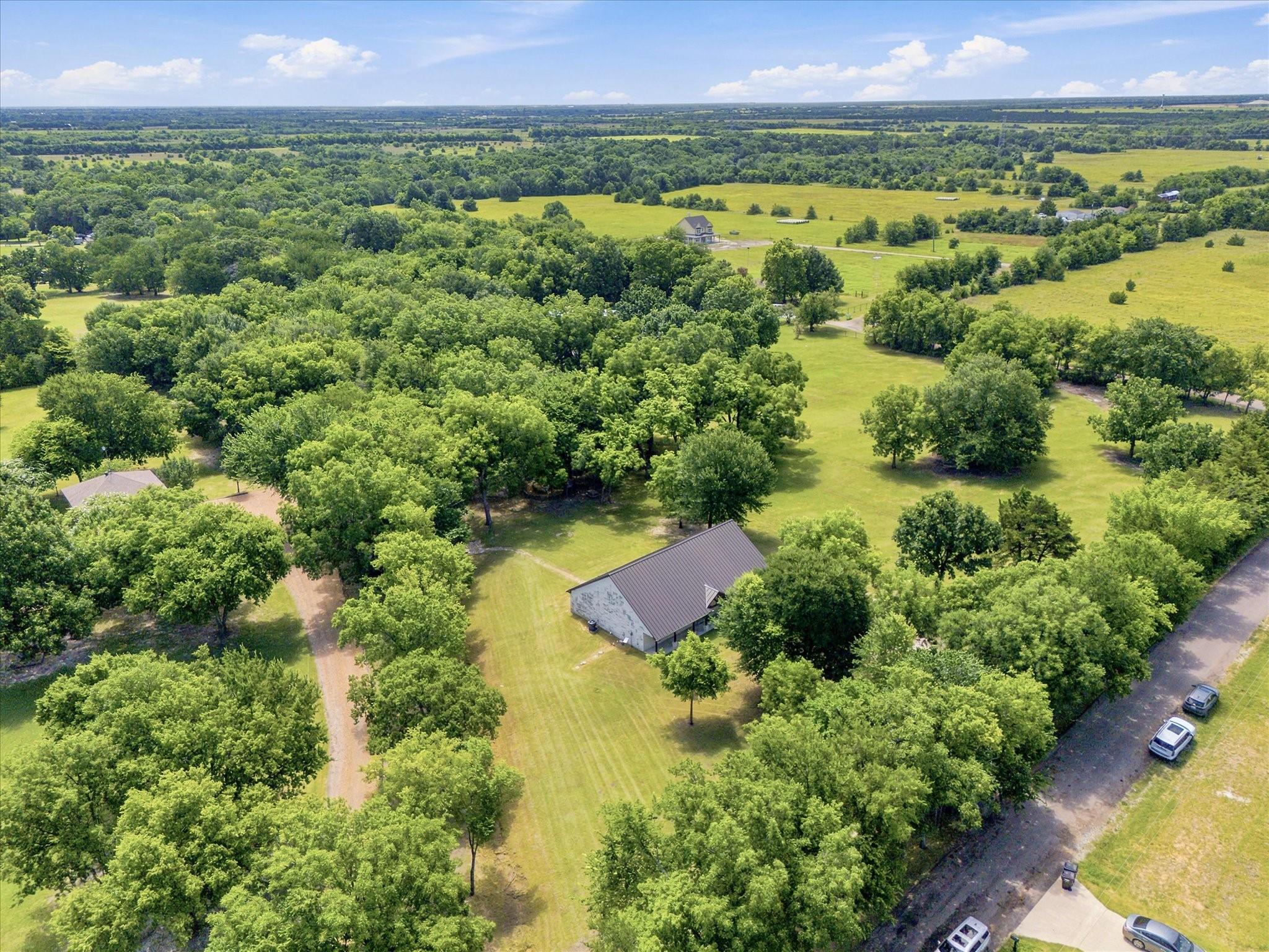 main property photo 28