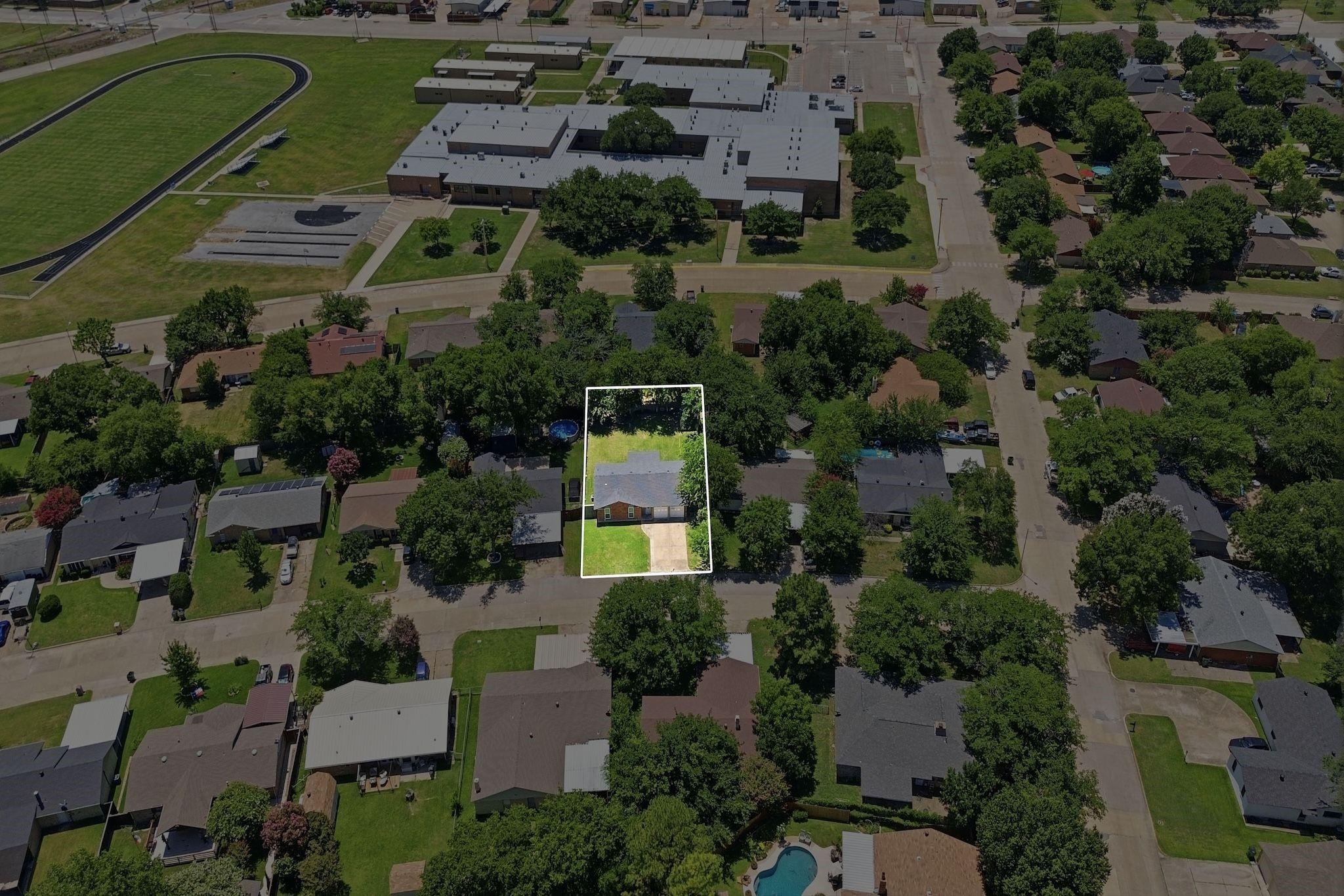 main property photo 5