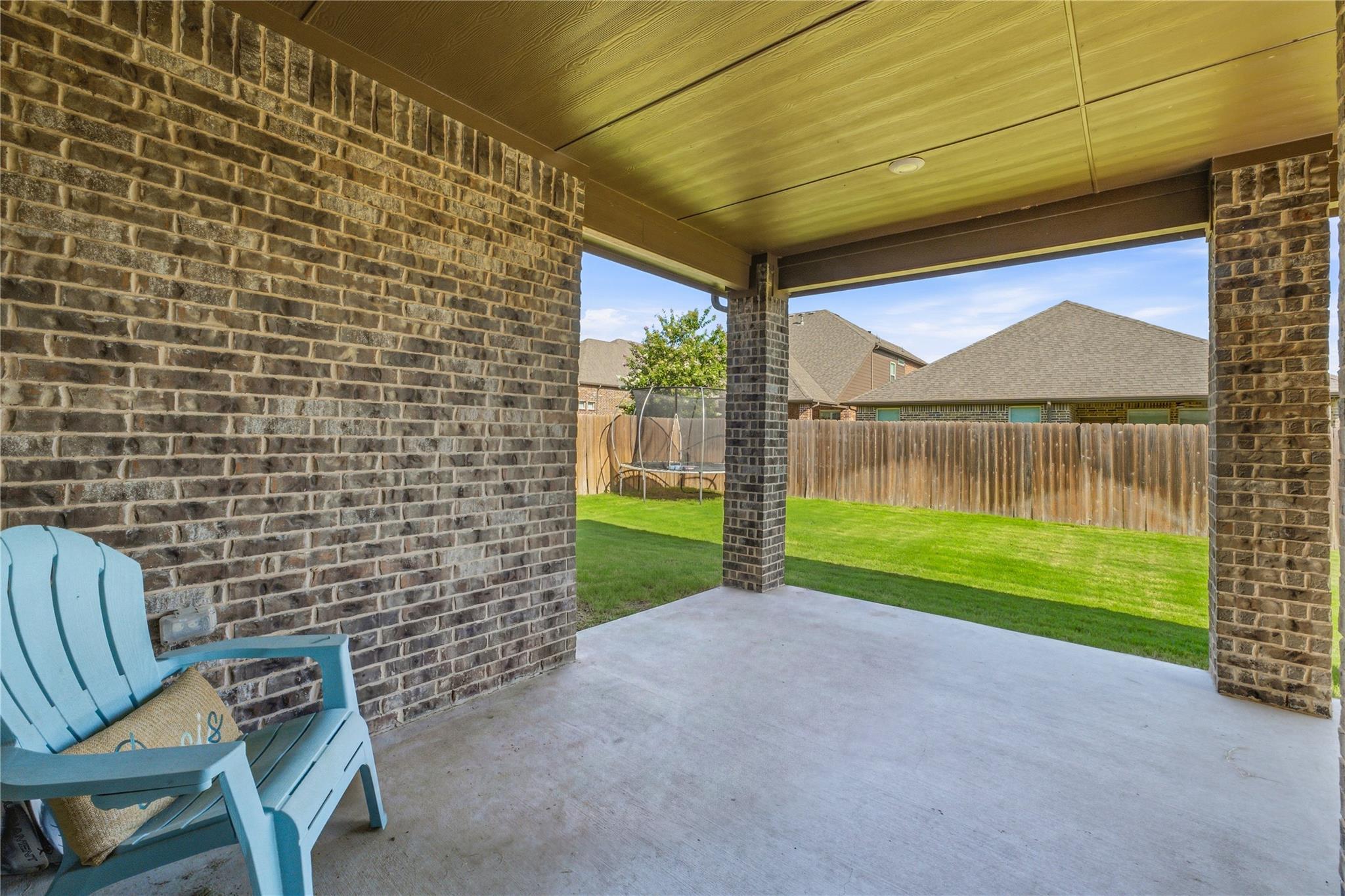 main property photo 23