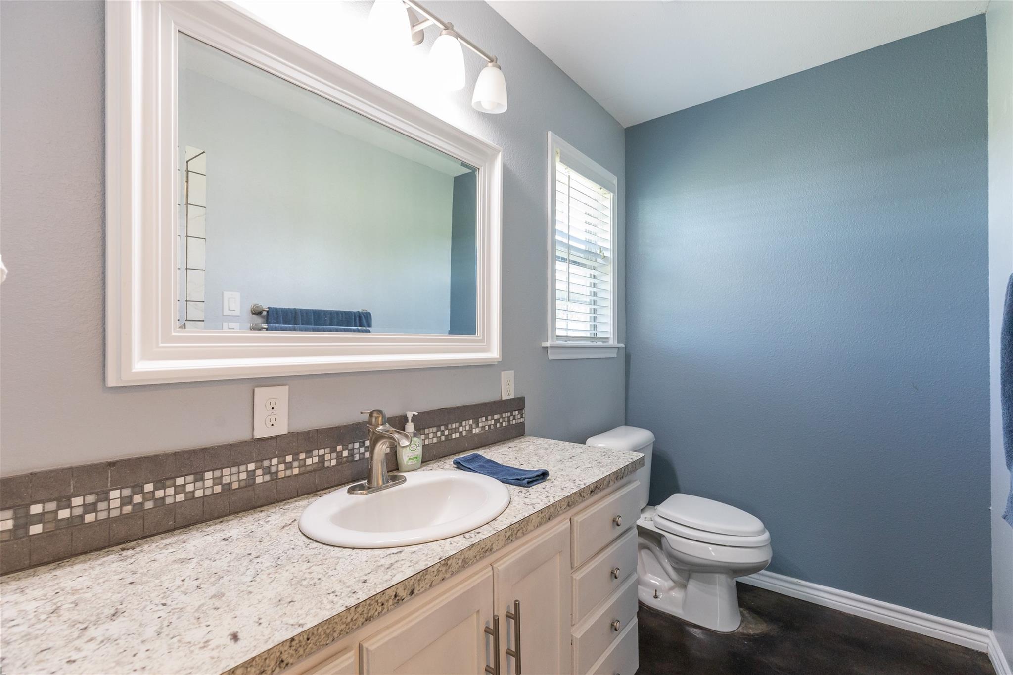 main property photo 25