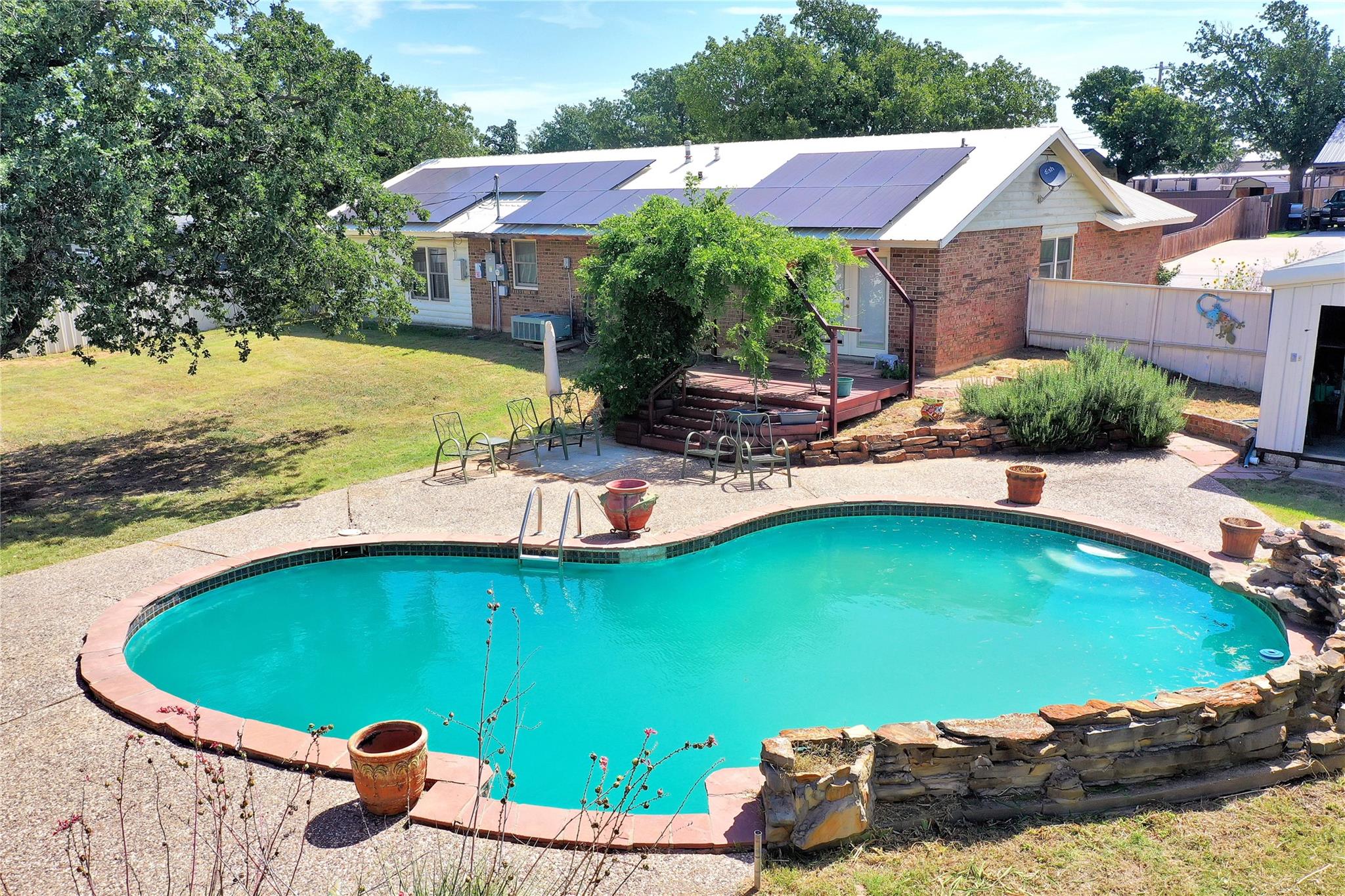 main property photo 6