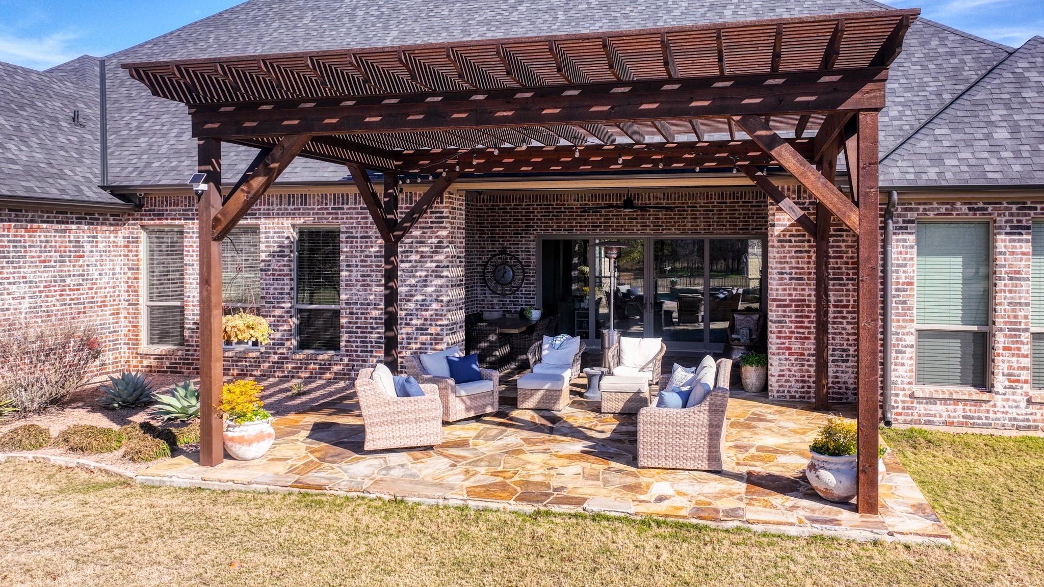 main property photo 30