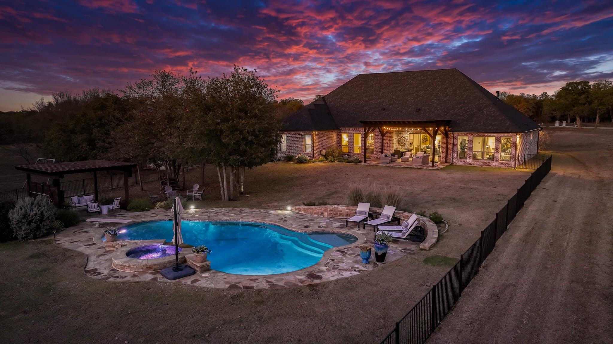 main property photo 35