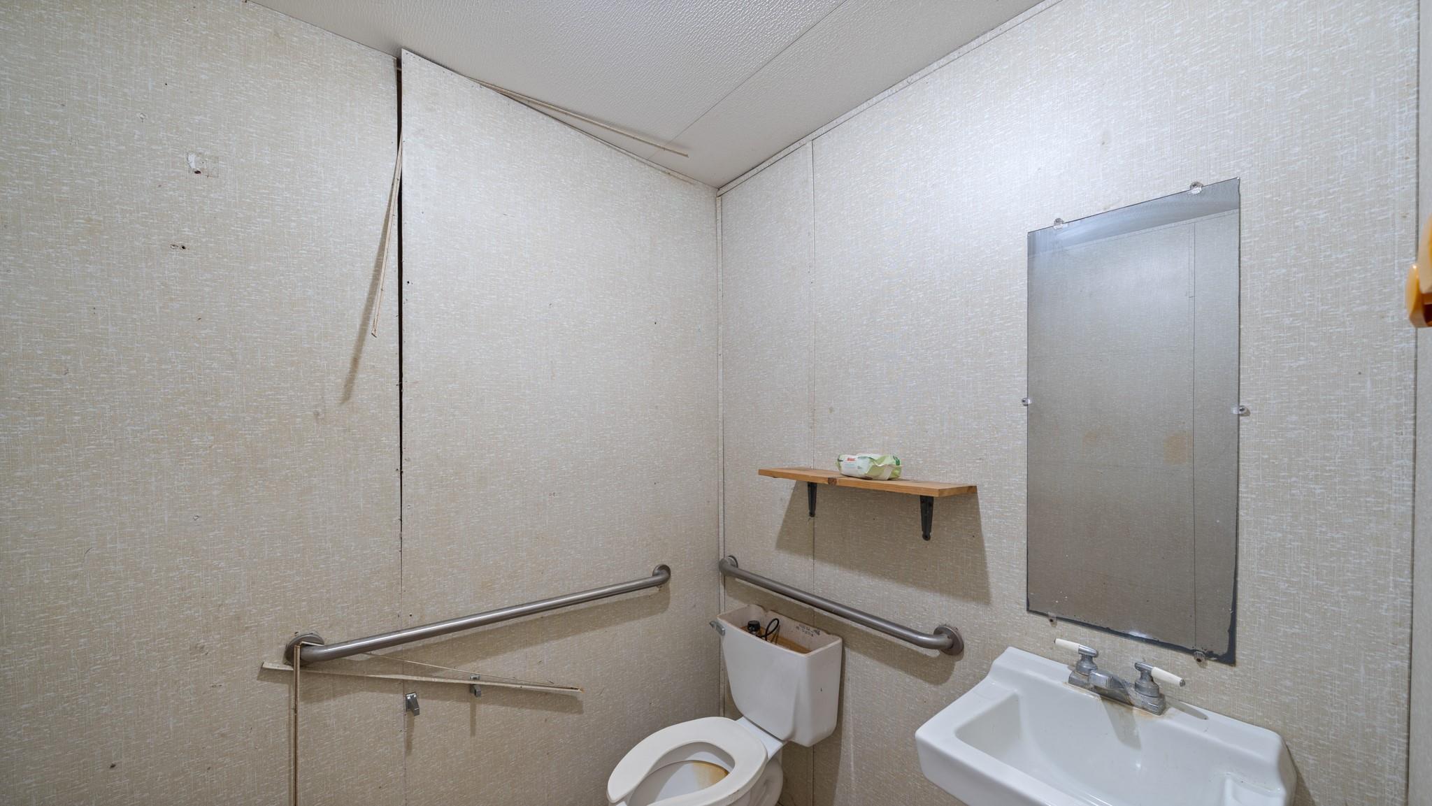 main property photo 20