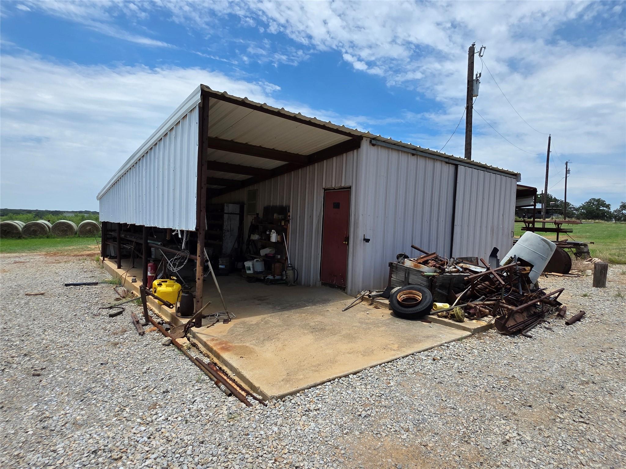 main property photo 14