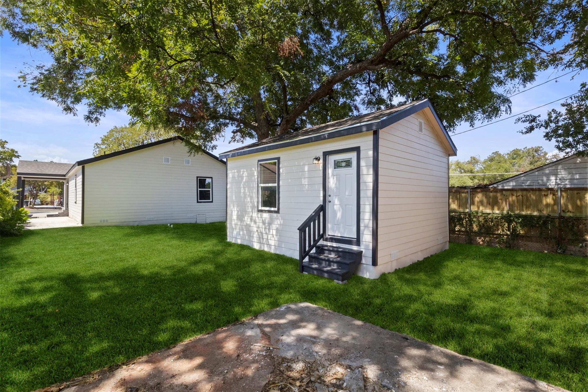 main property photo 29