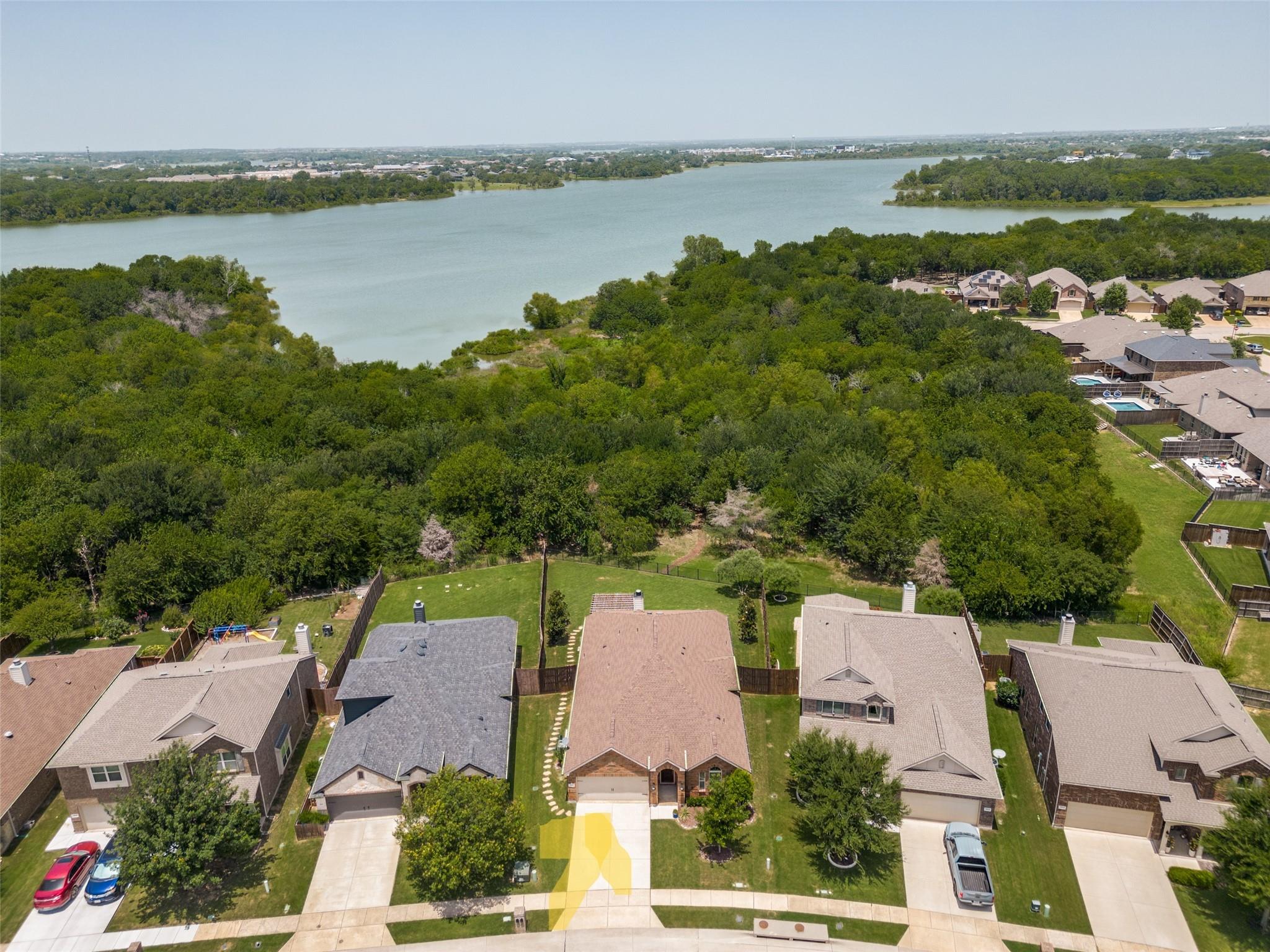 main property photo 25