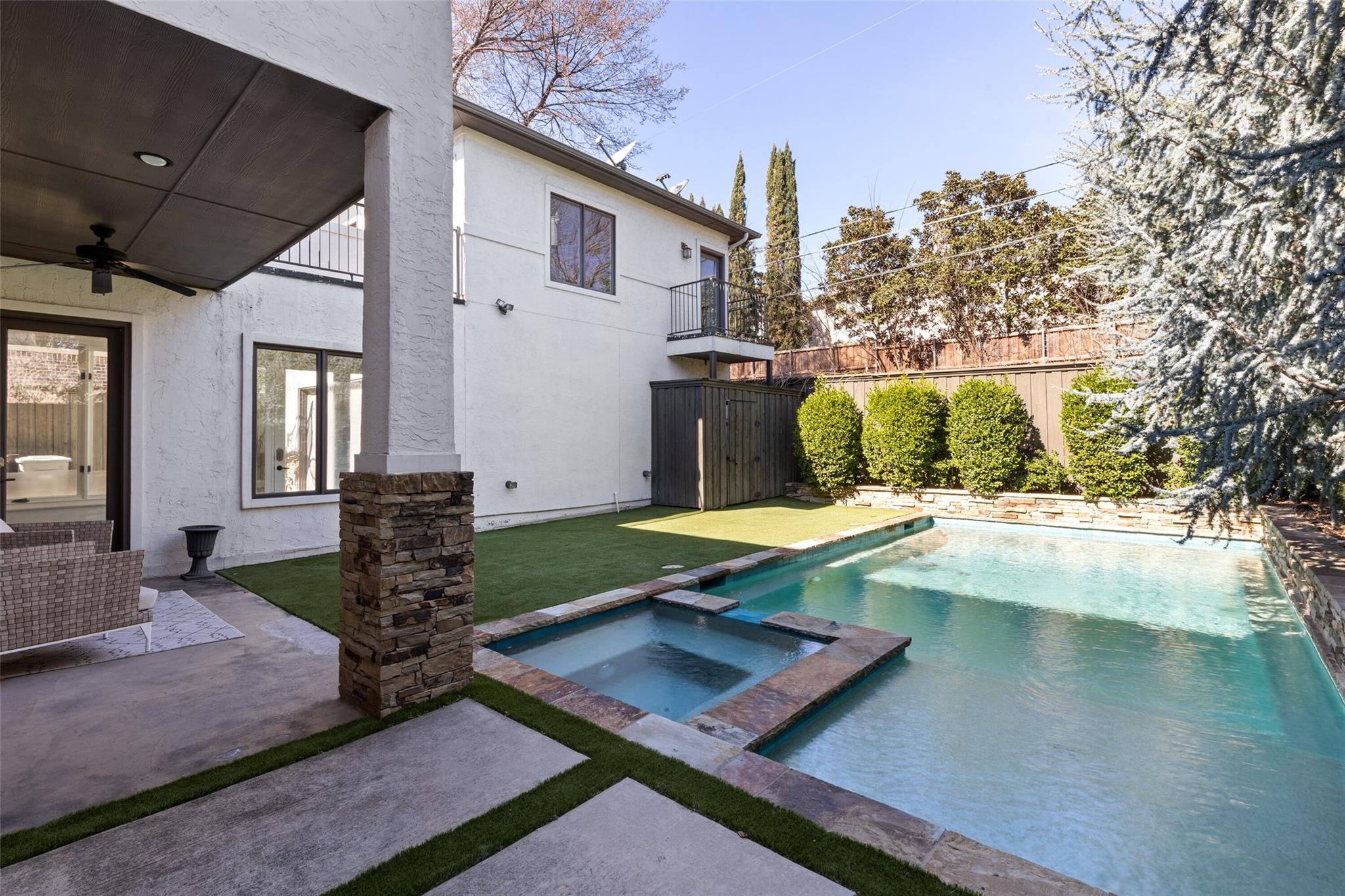 main property photo 20