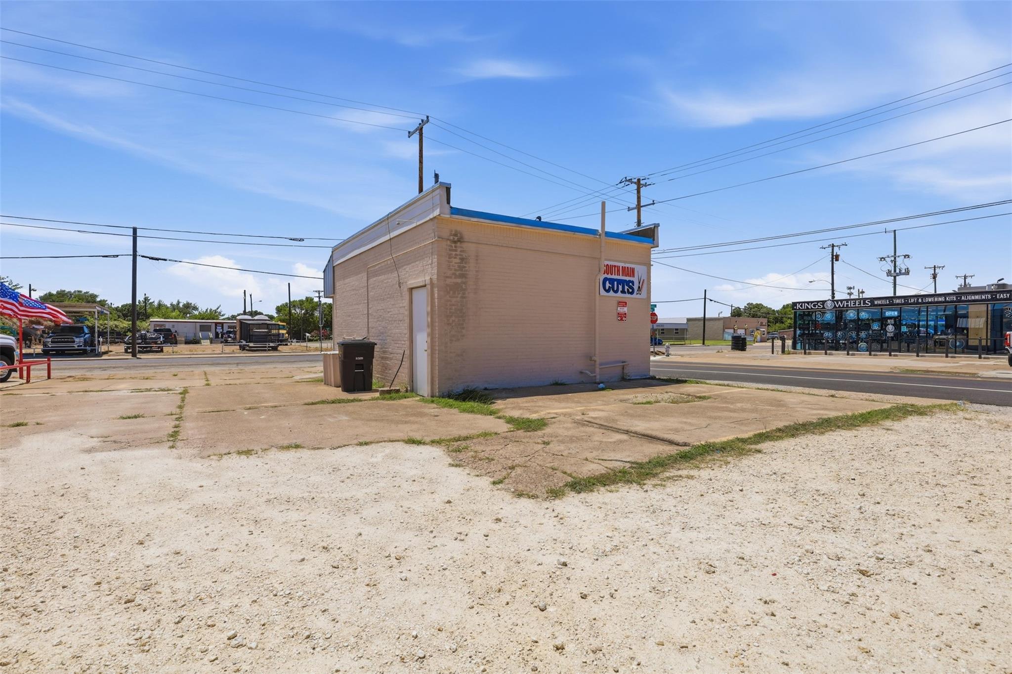 main property photo 7