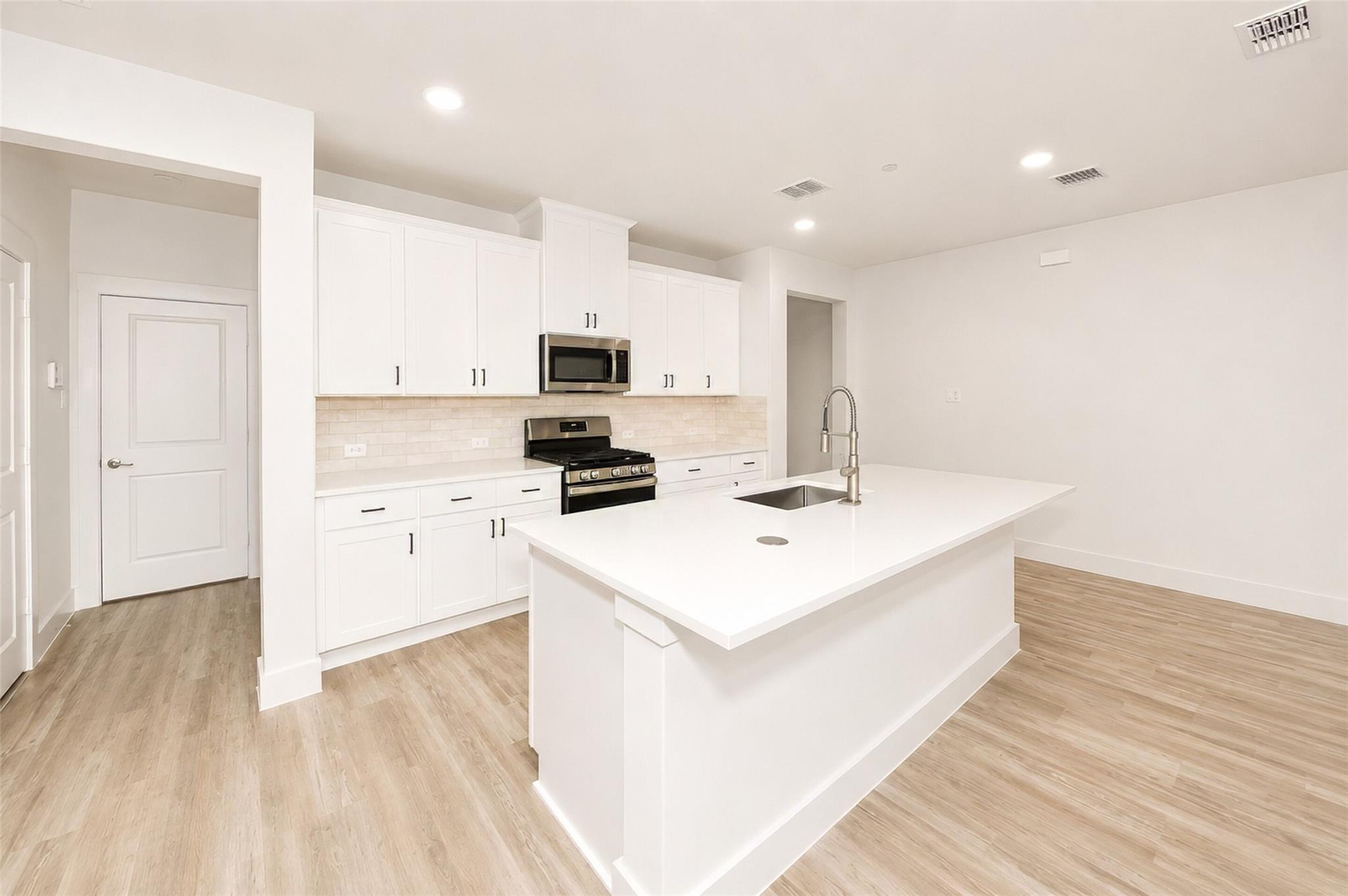 property viewer photo 9