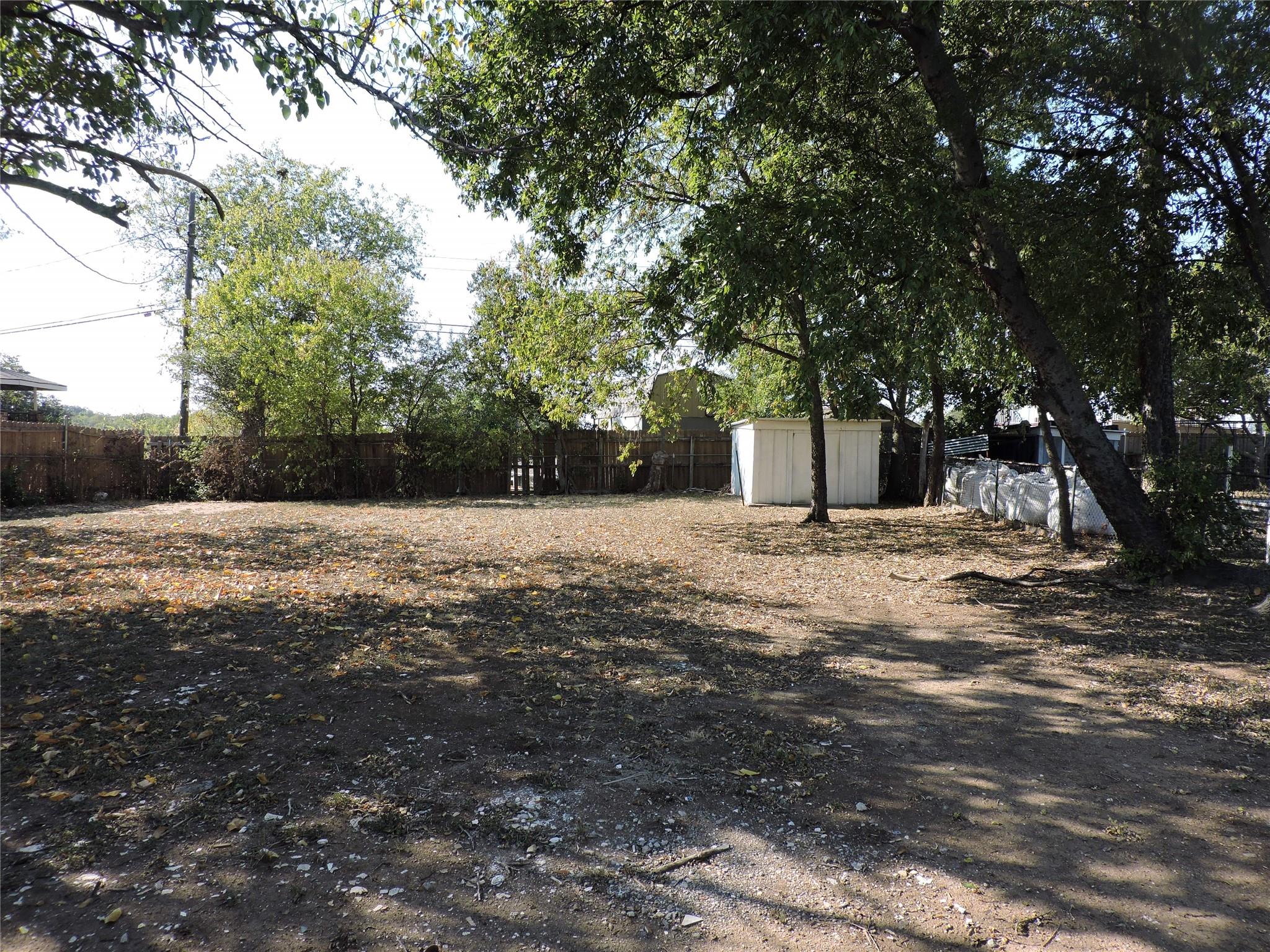 main property photo 28