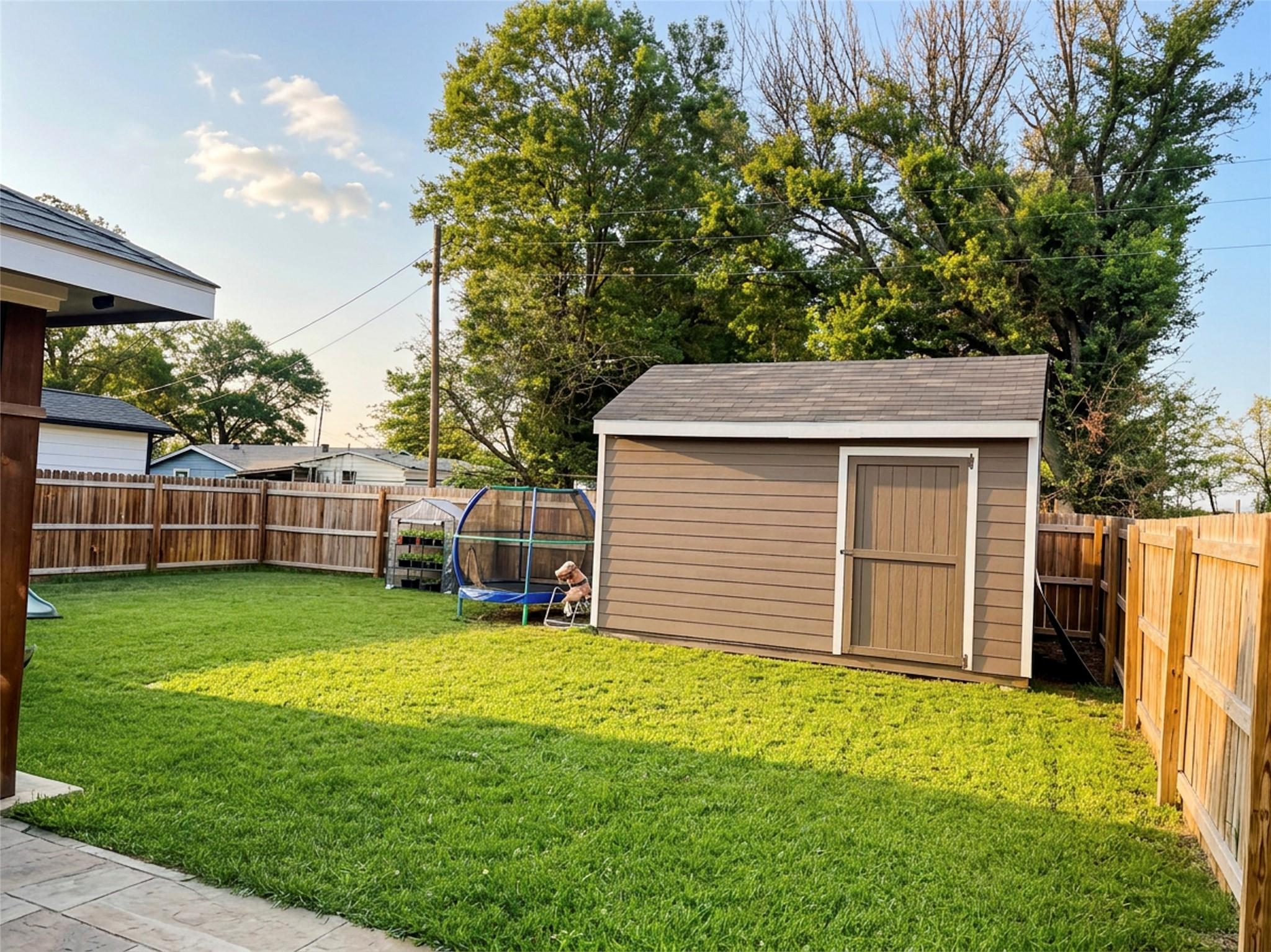 main property photo 20