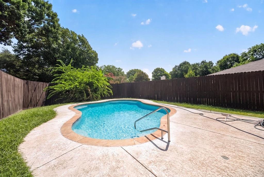 main property photo 32