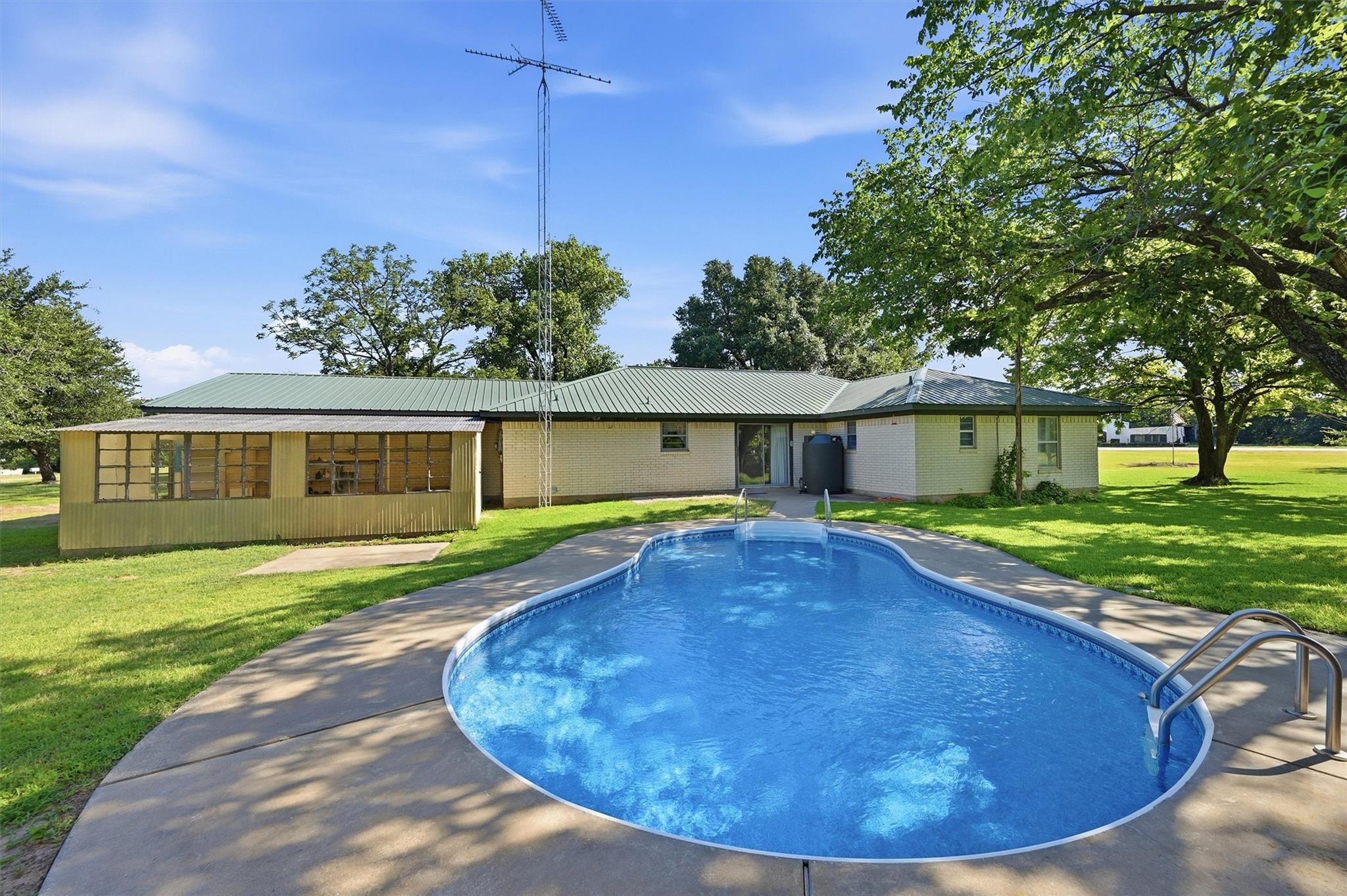 main property photo 26