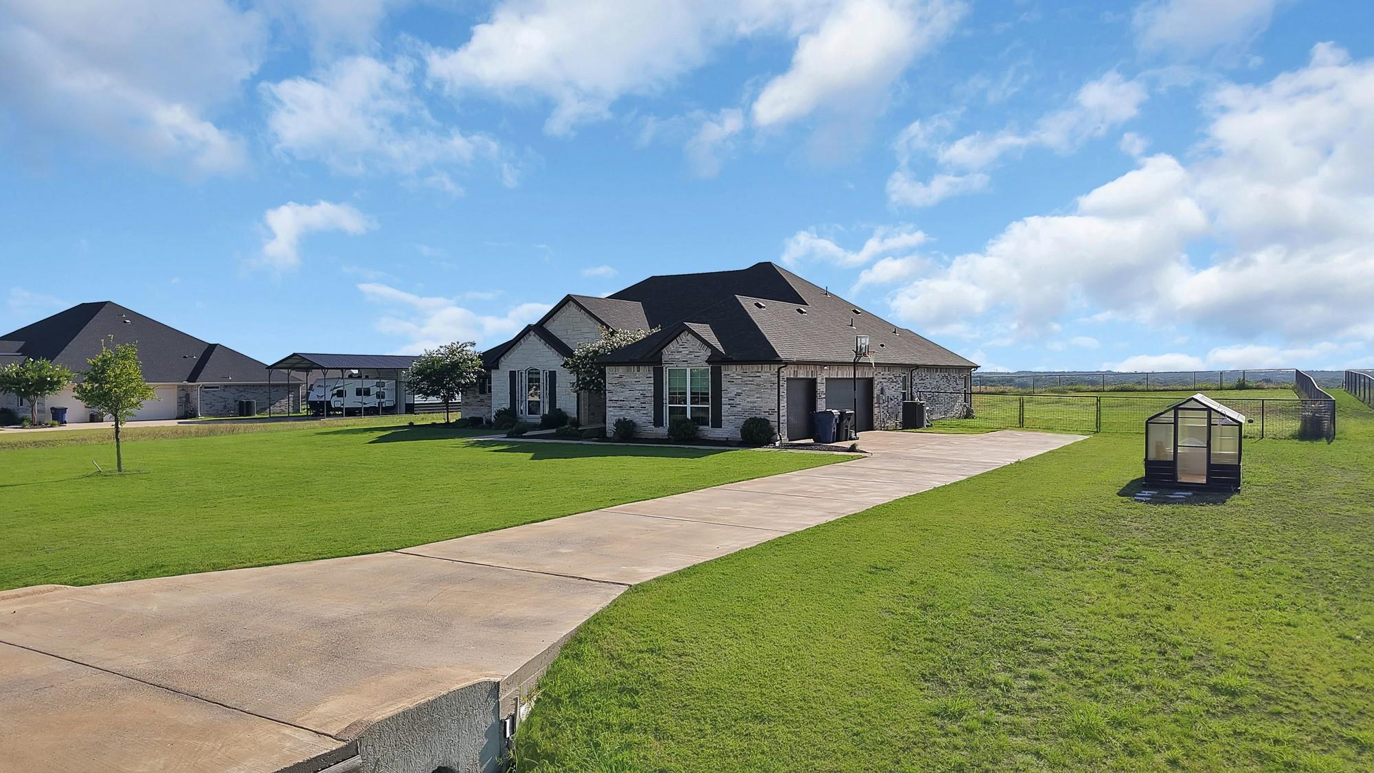 main property photo 6