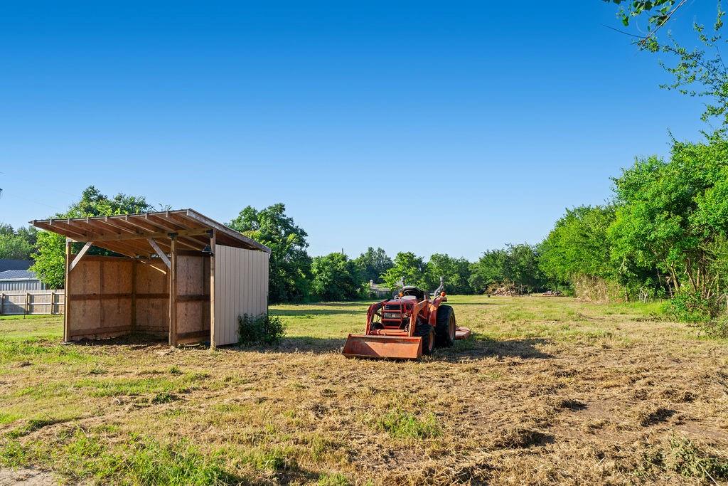 main property photo 30