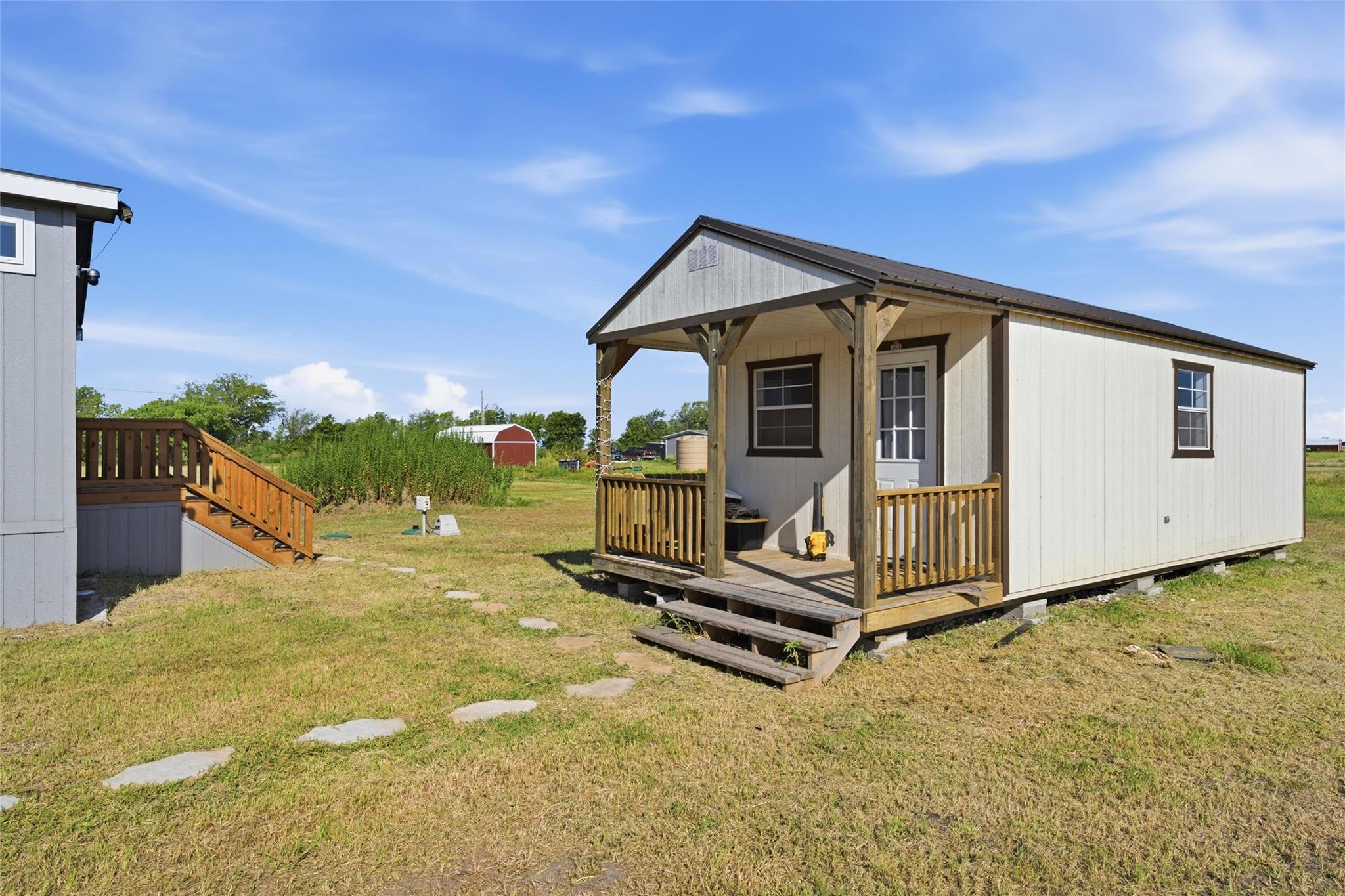 main property photo 23