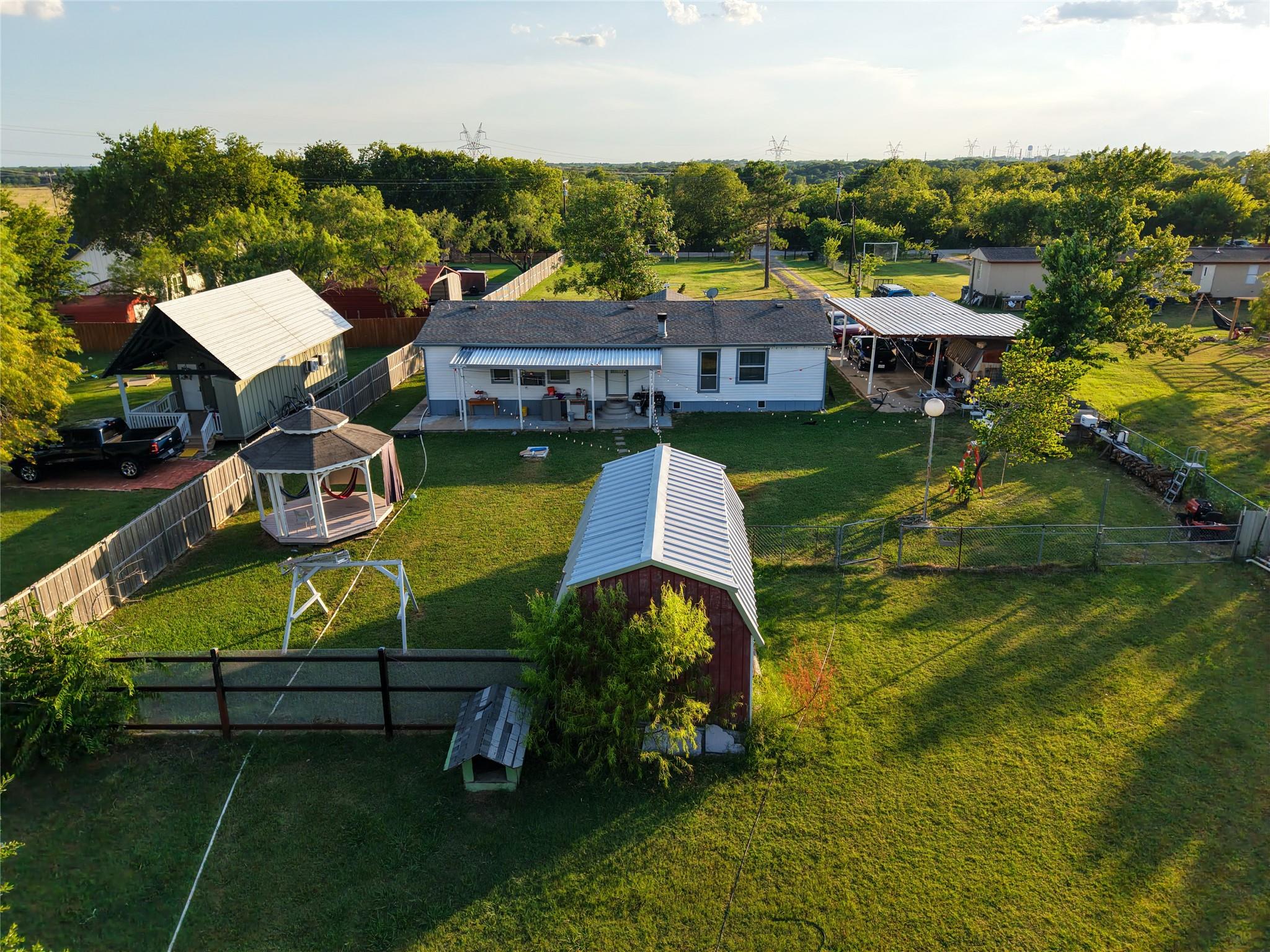 main property photo 16