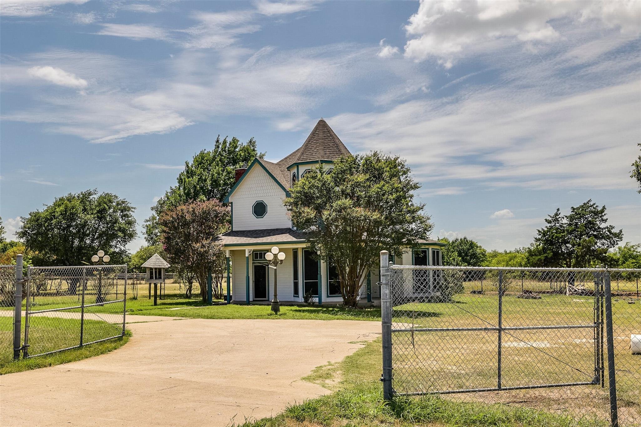 main property photo 3
