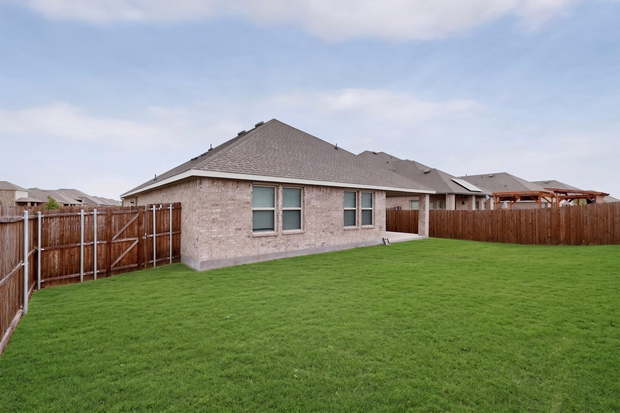 main property photo 30