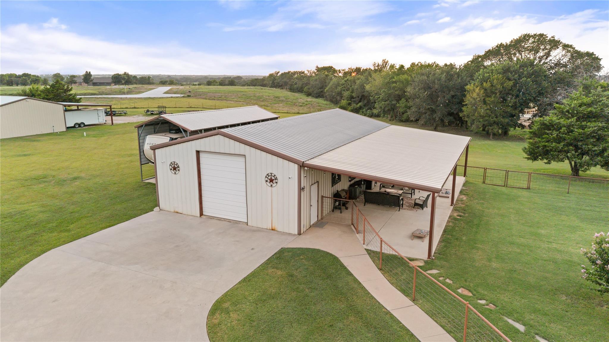 main property photo 7