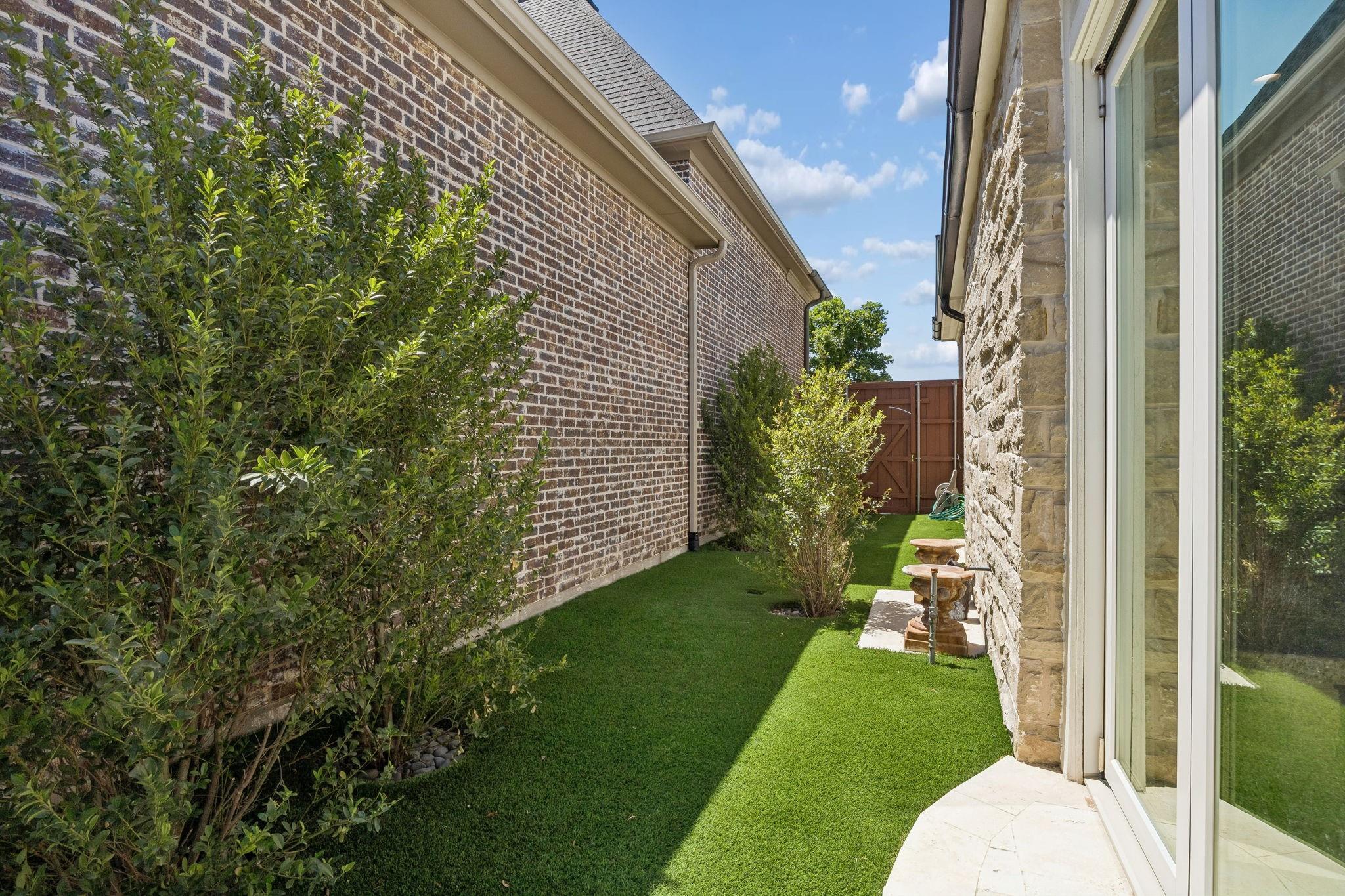 main property photo 29