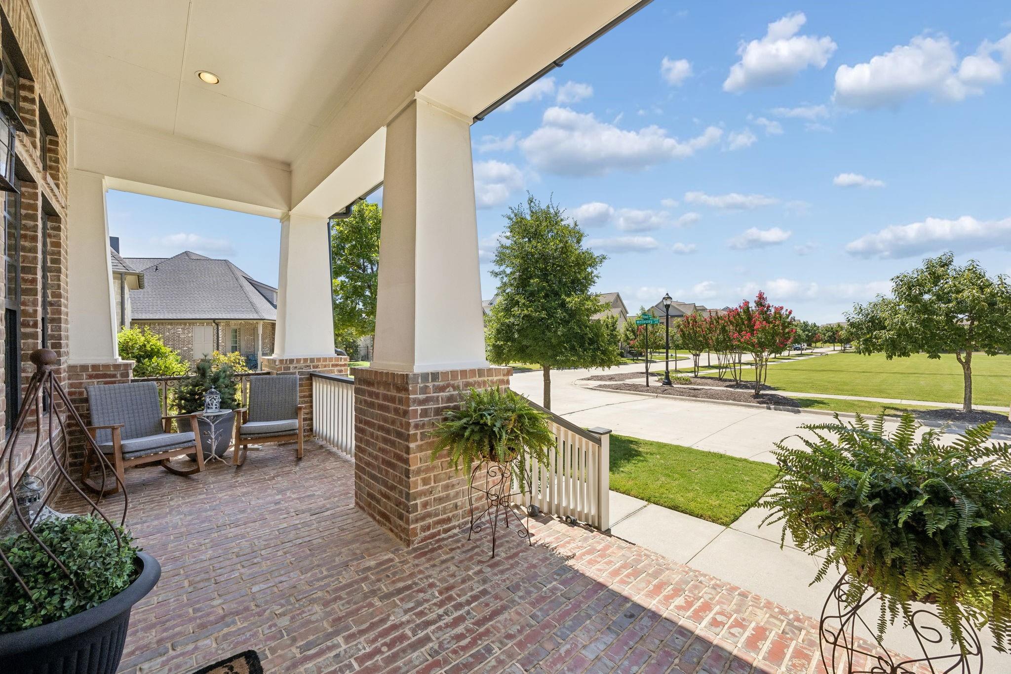 main property photo 3