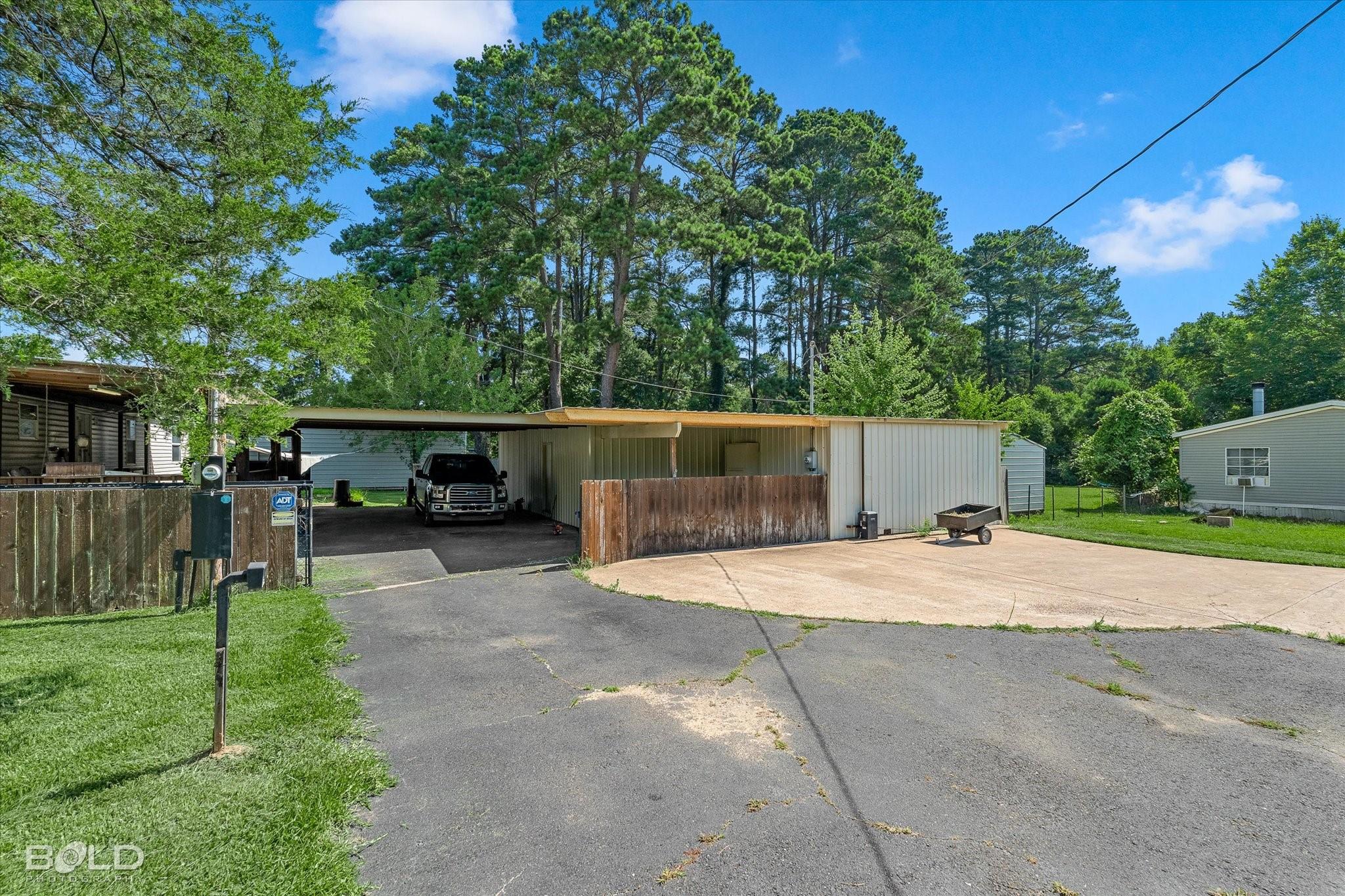 main property photo 31