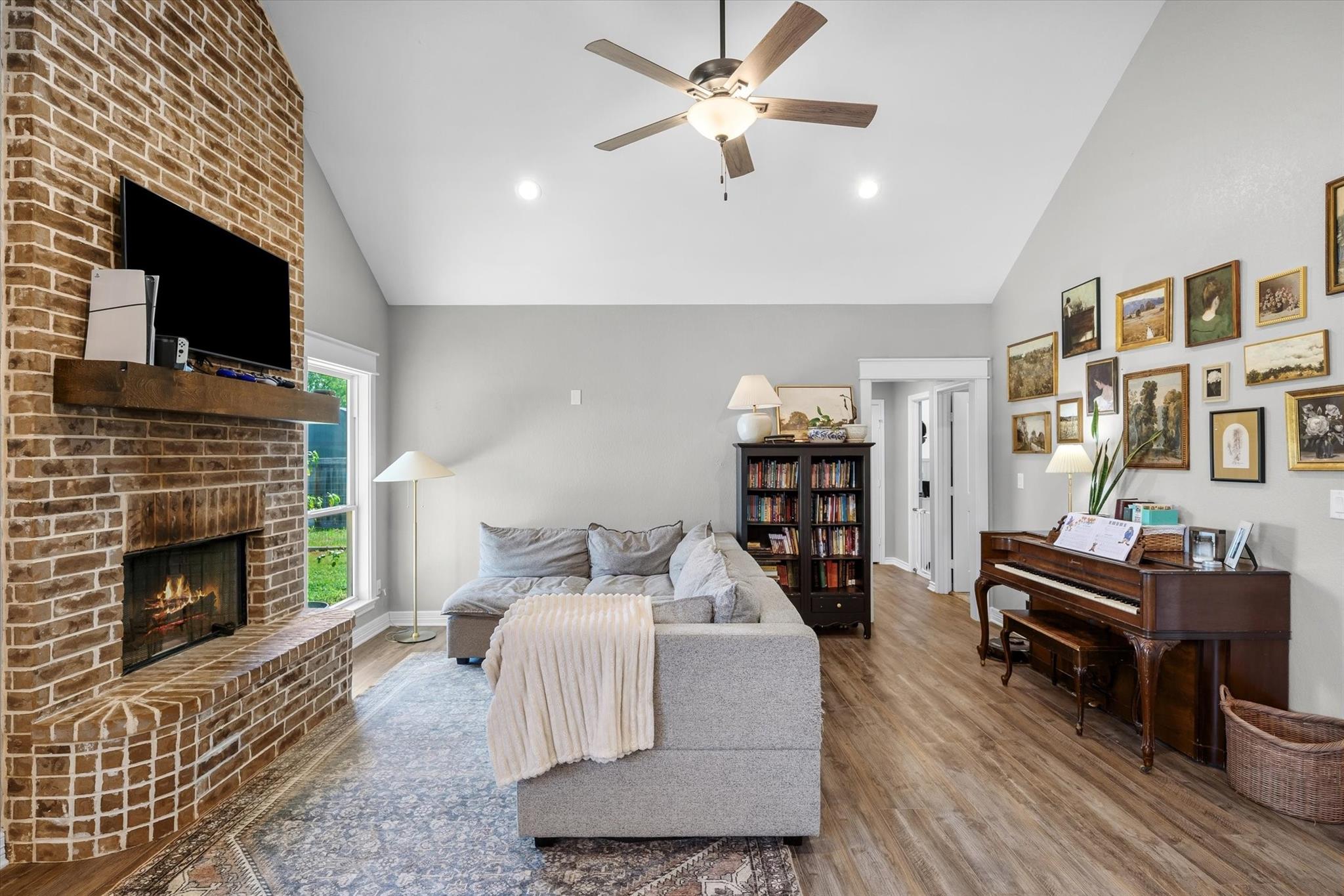 main property photo 3