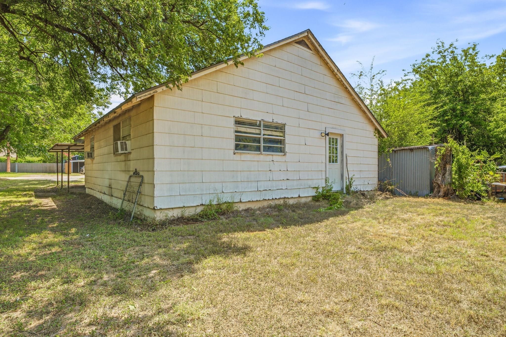main property photo 16