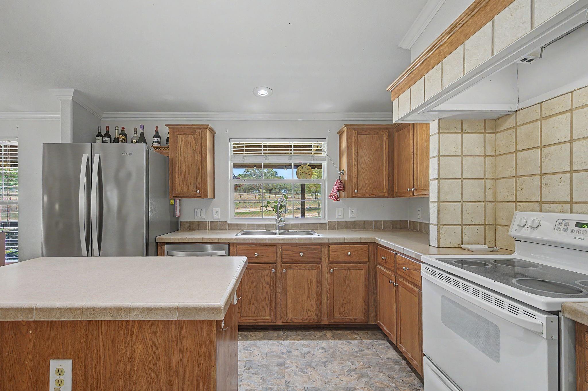main property photo 19