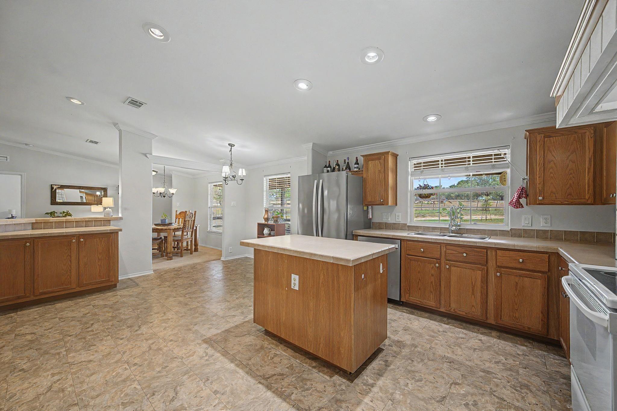 main property photo 20