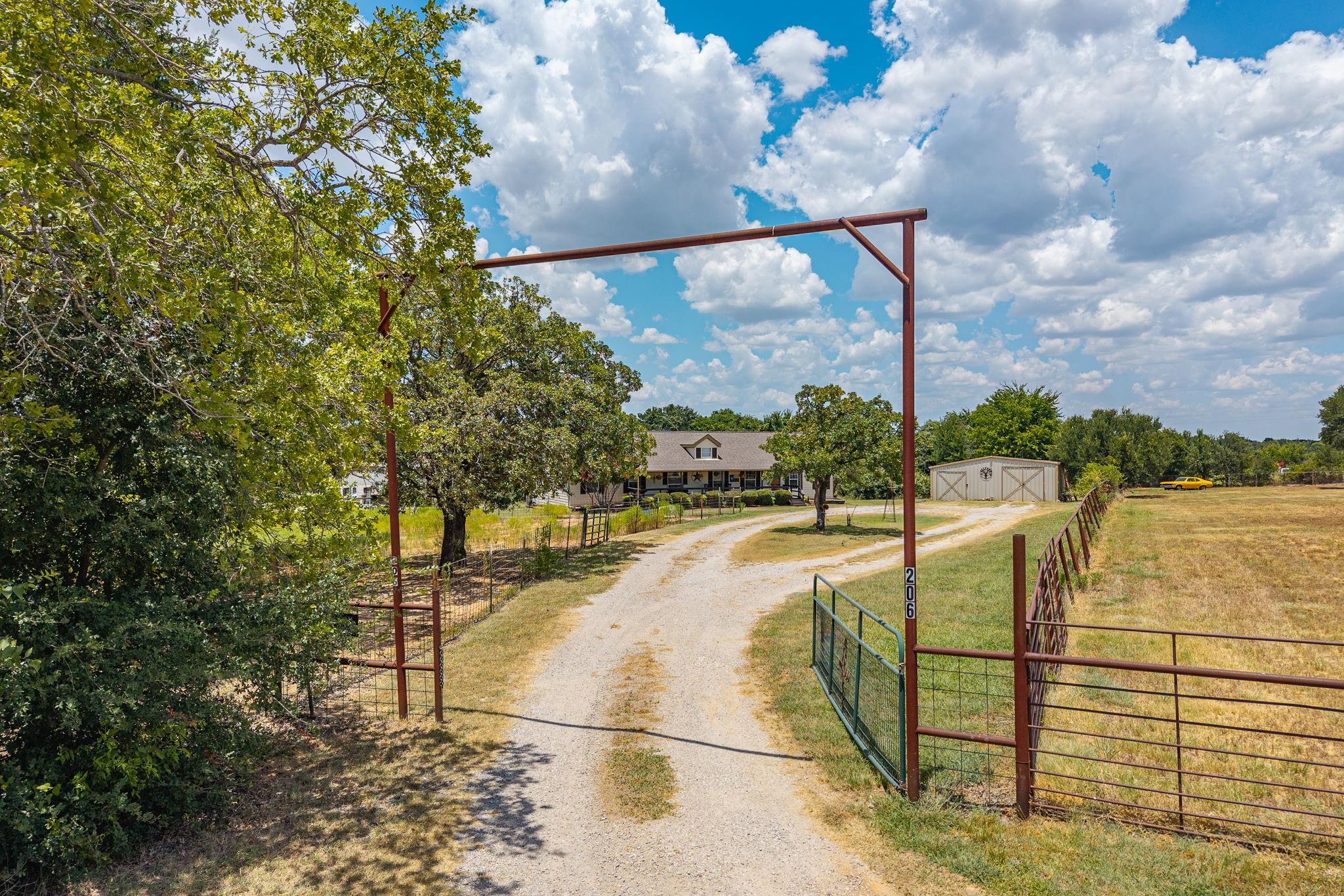 main property photo 3