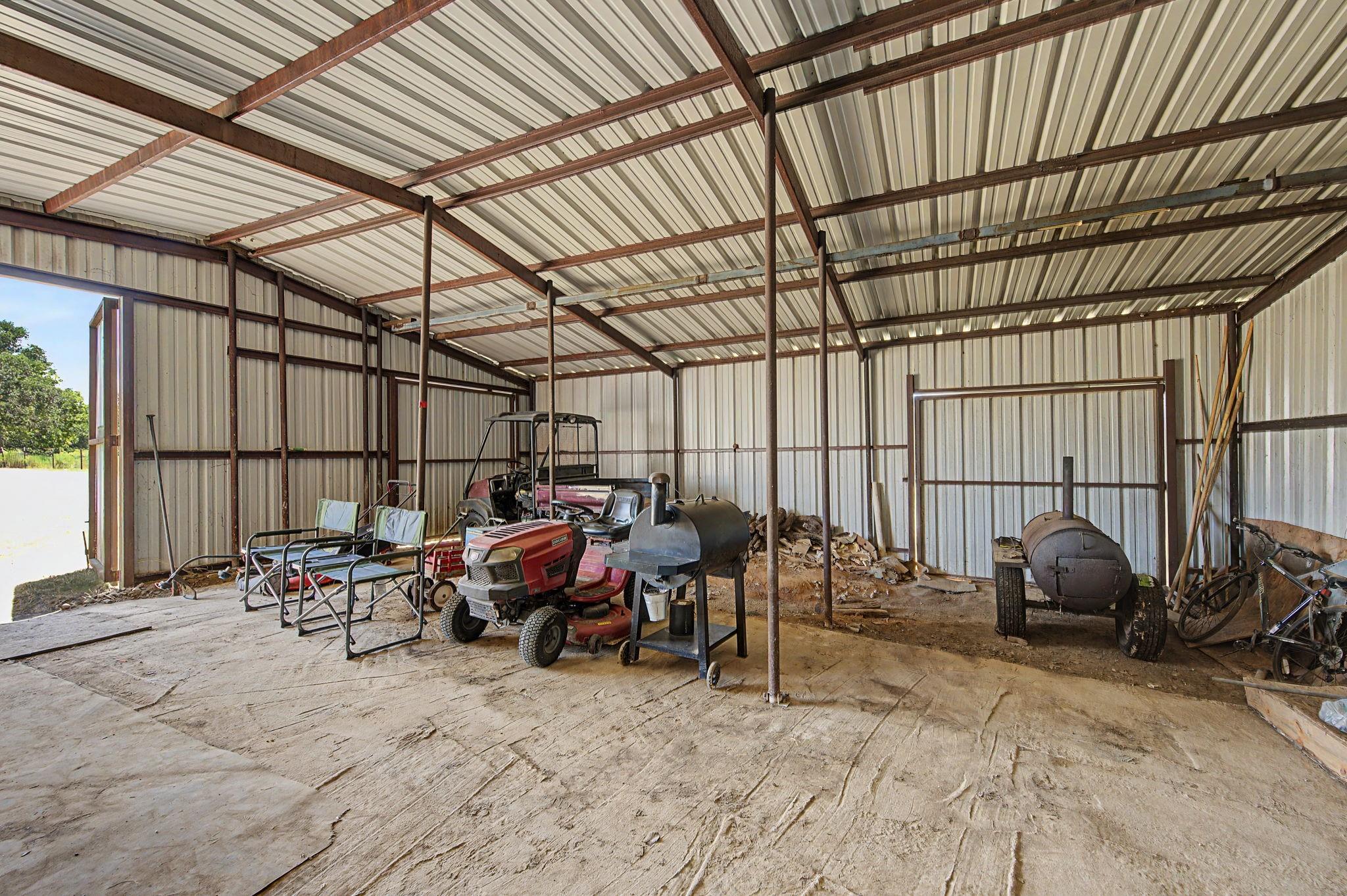 main property photo 34