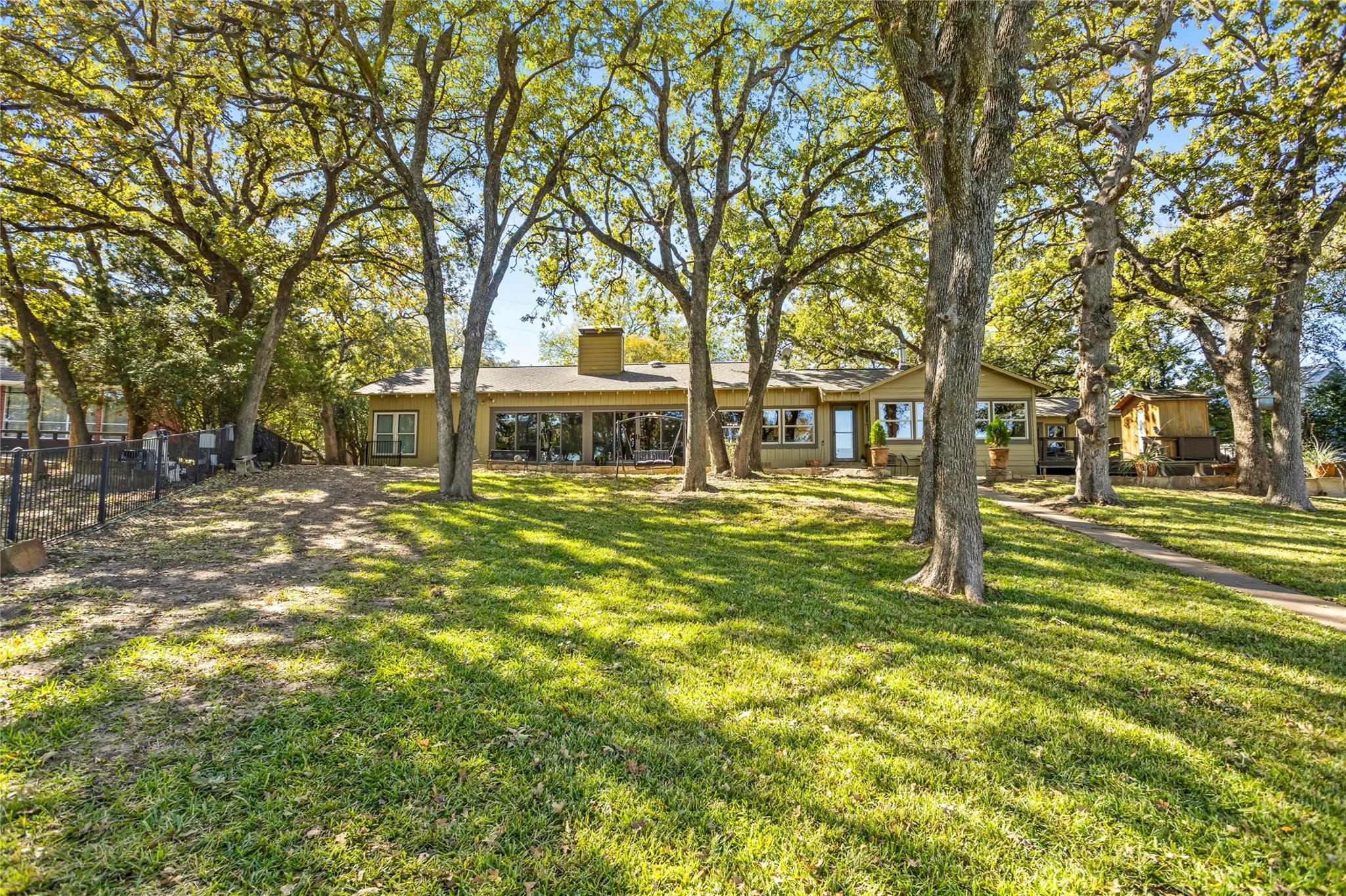 main property photo 37